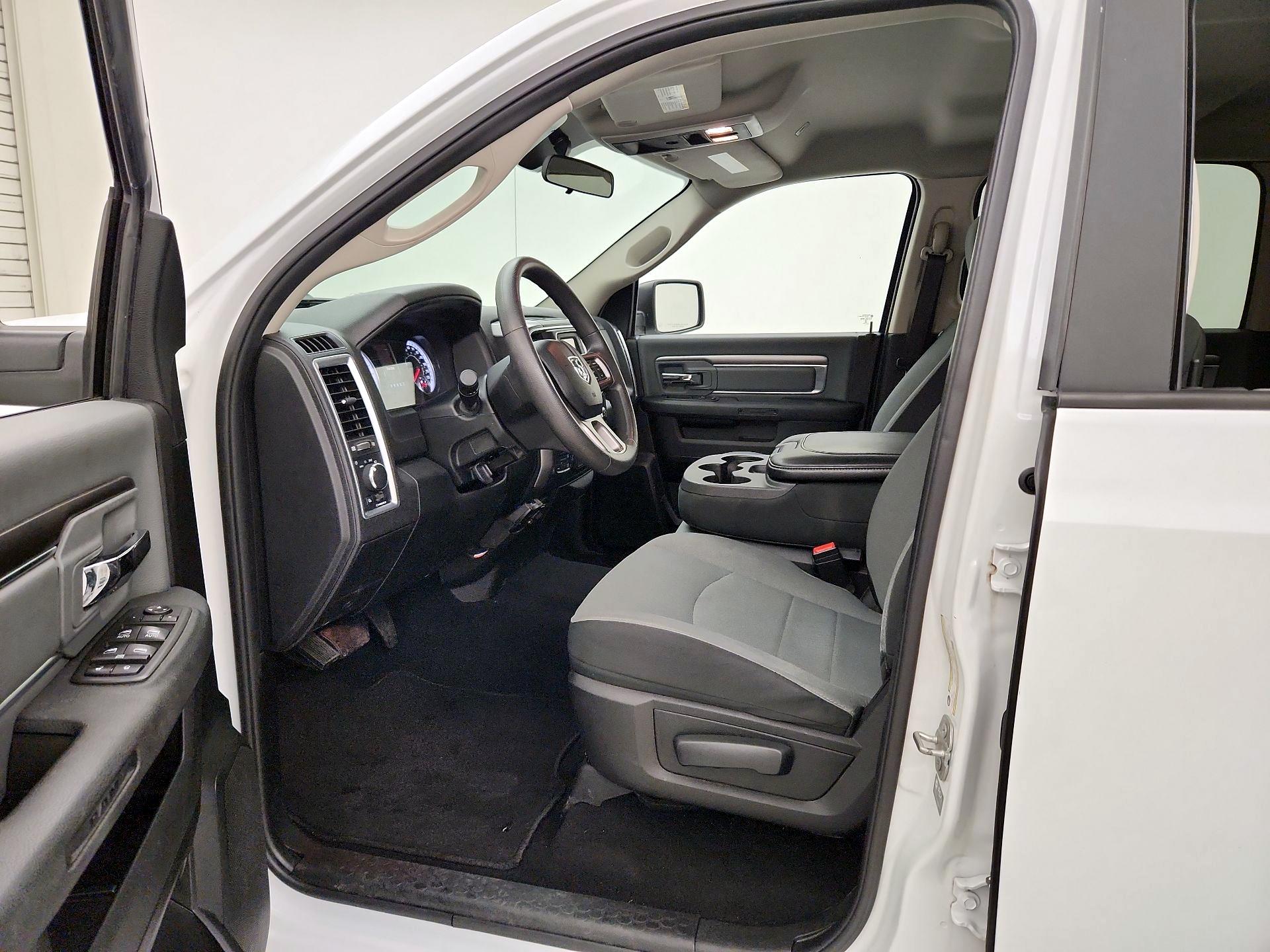 Thumbnail: 2021 RAM 1500 Classic - 11