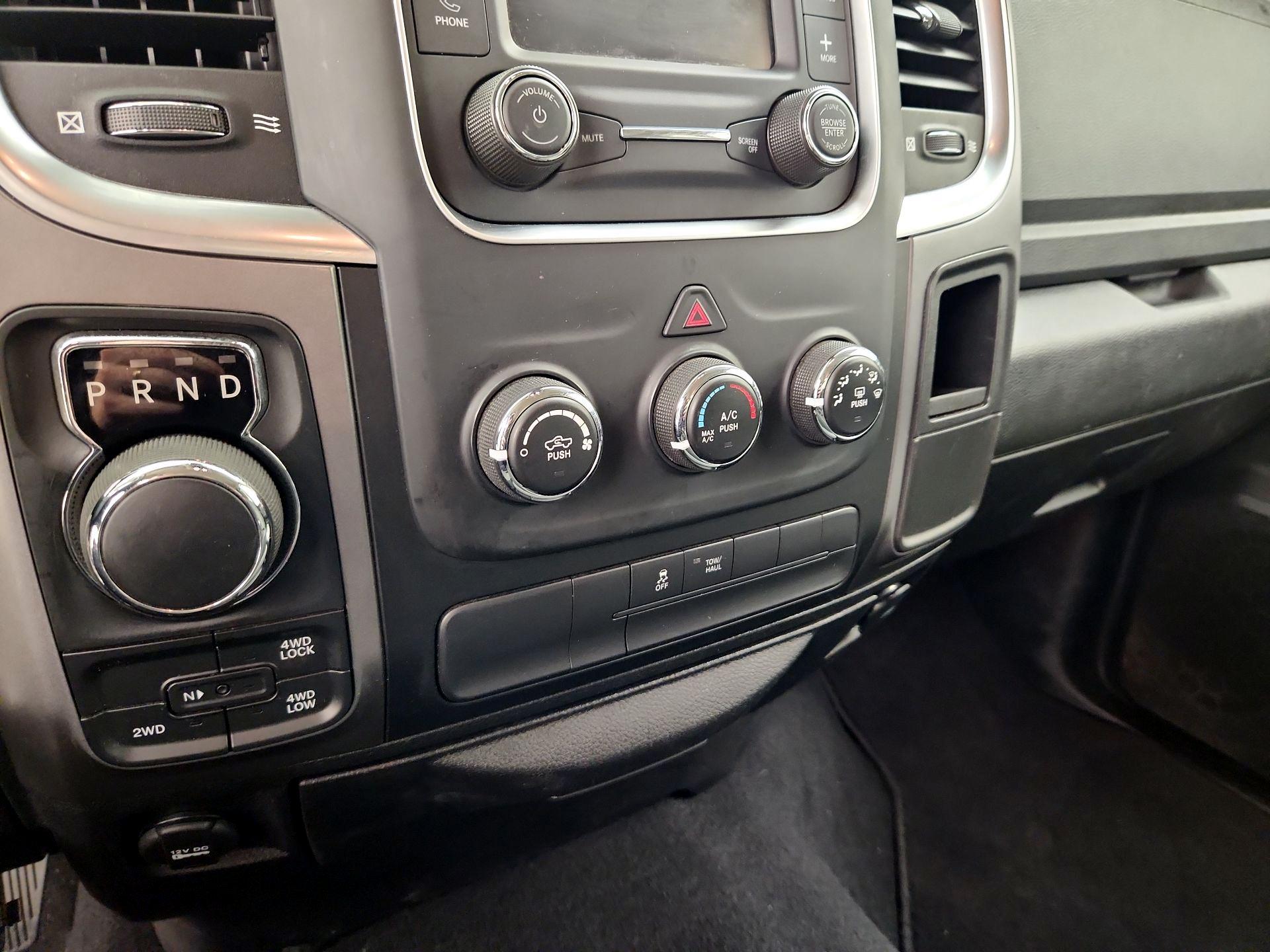 Thumbnail: 2021 RAM 1500 Classic - 16