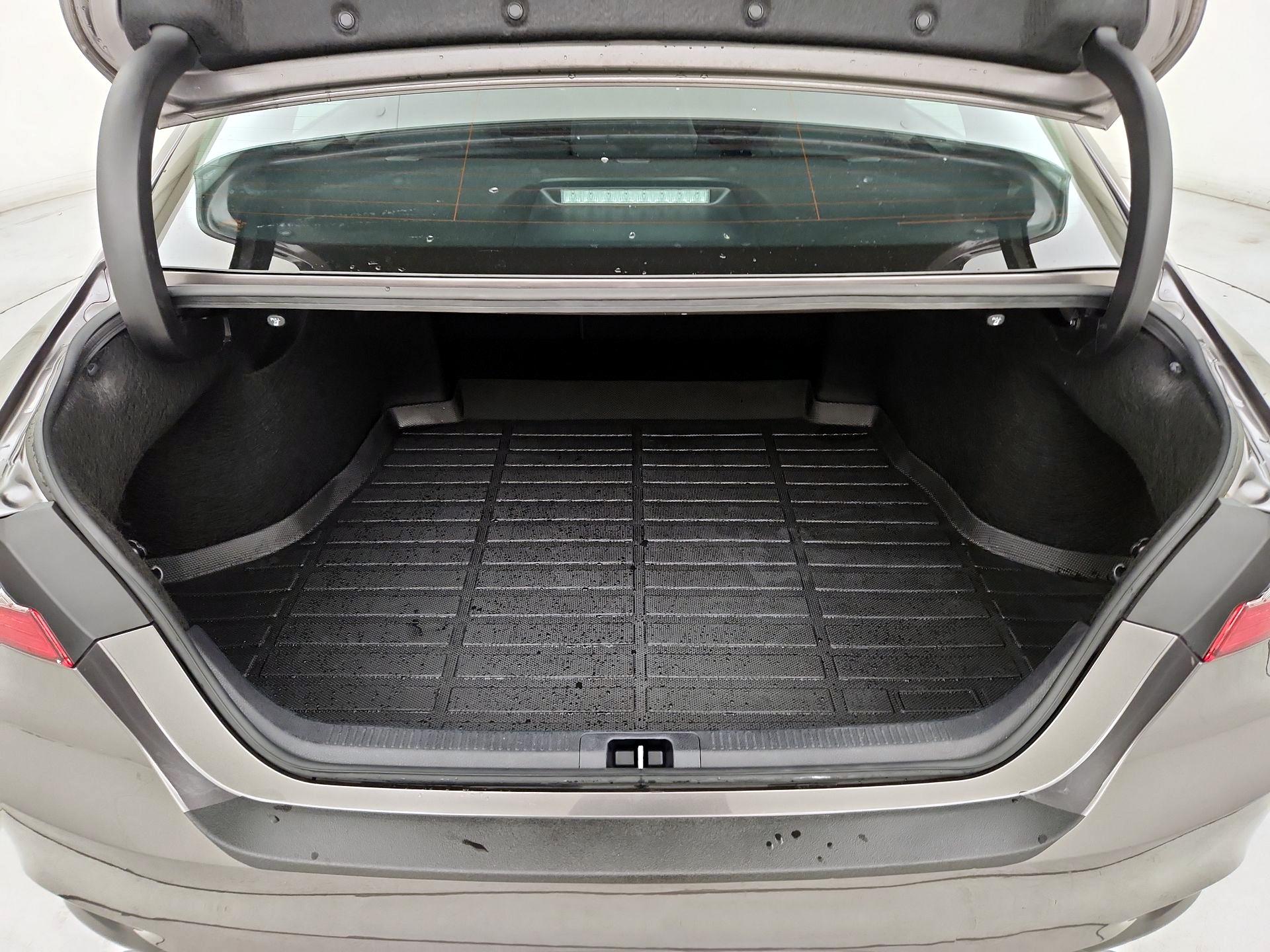 Thumbnail: 2023 Toyota Camry - 20