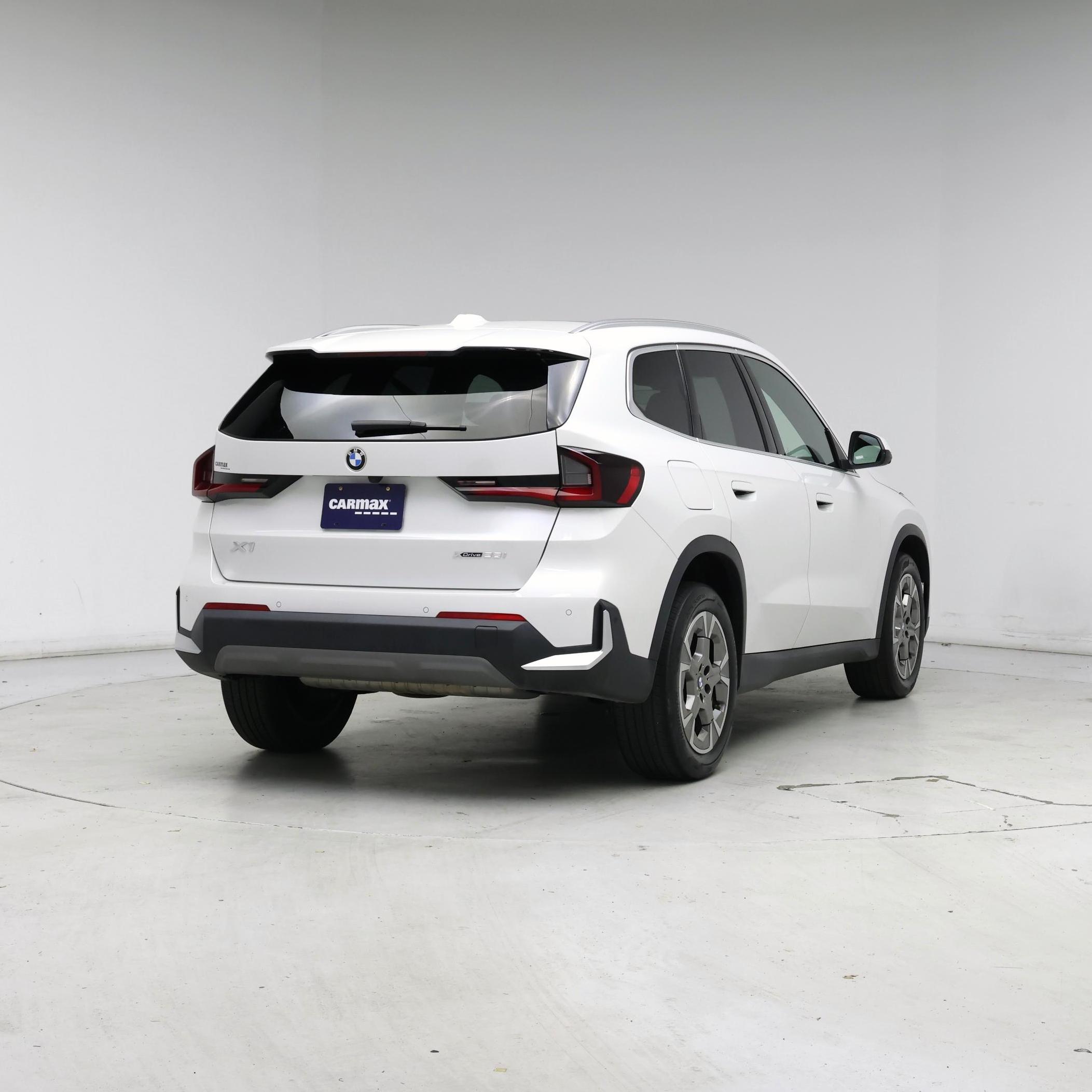 Thumbnail: 2023 BMW X1 - 8