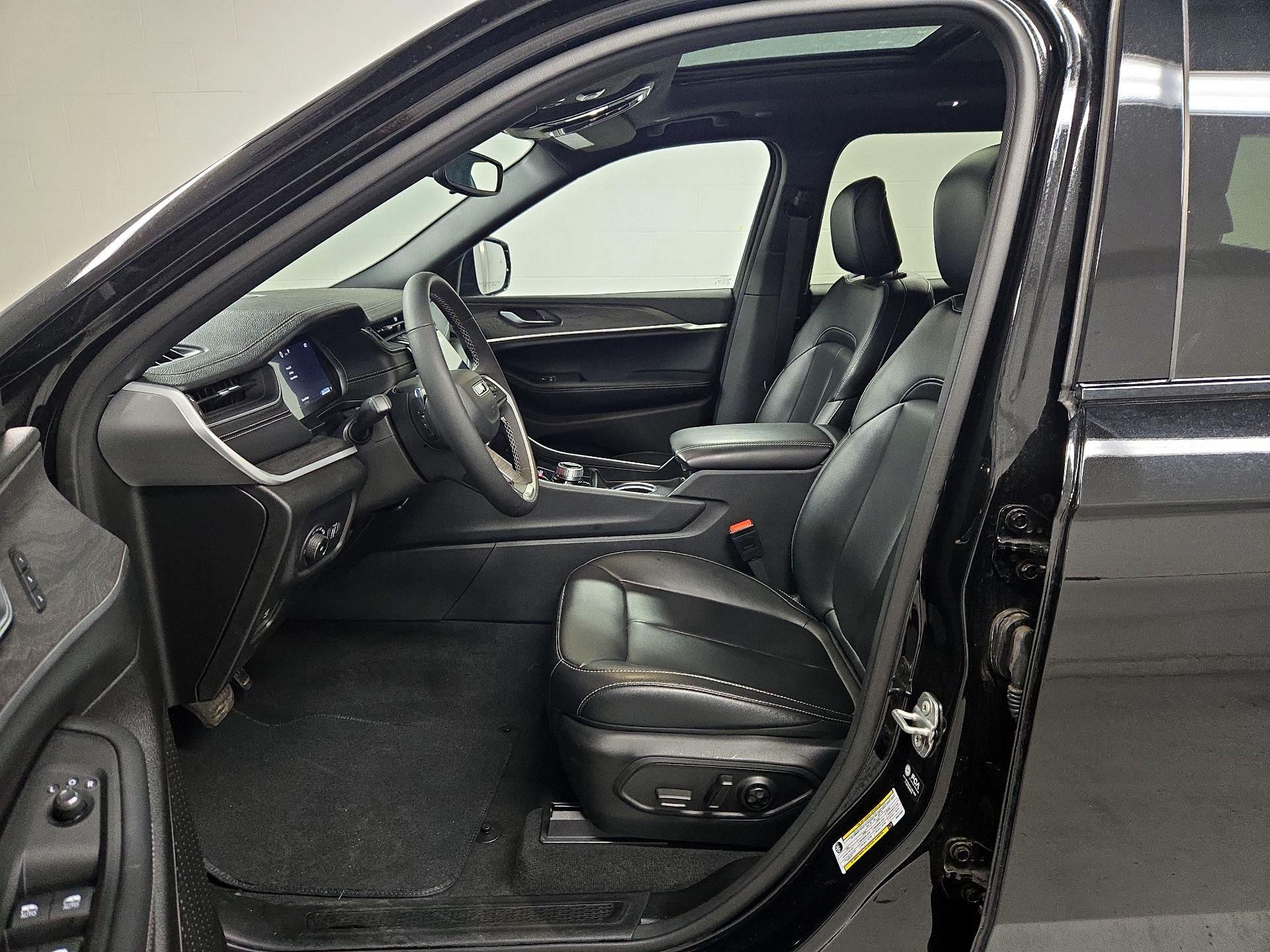 Thumbnail: 2024 Jeep Grand Cherokee L - 11