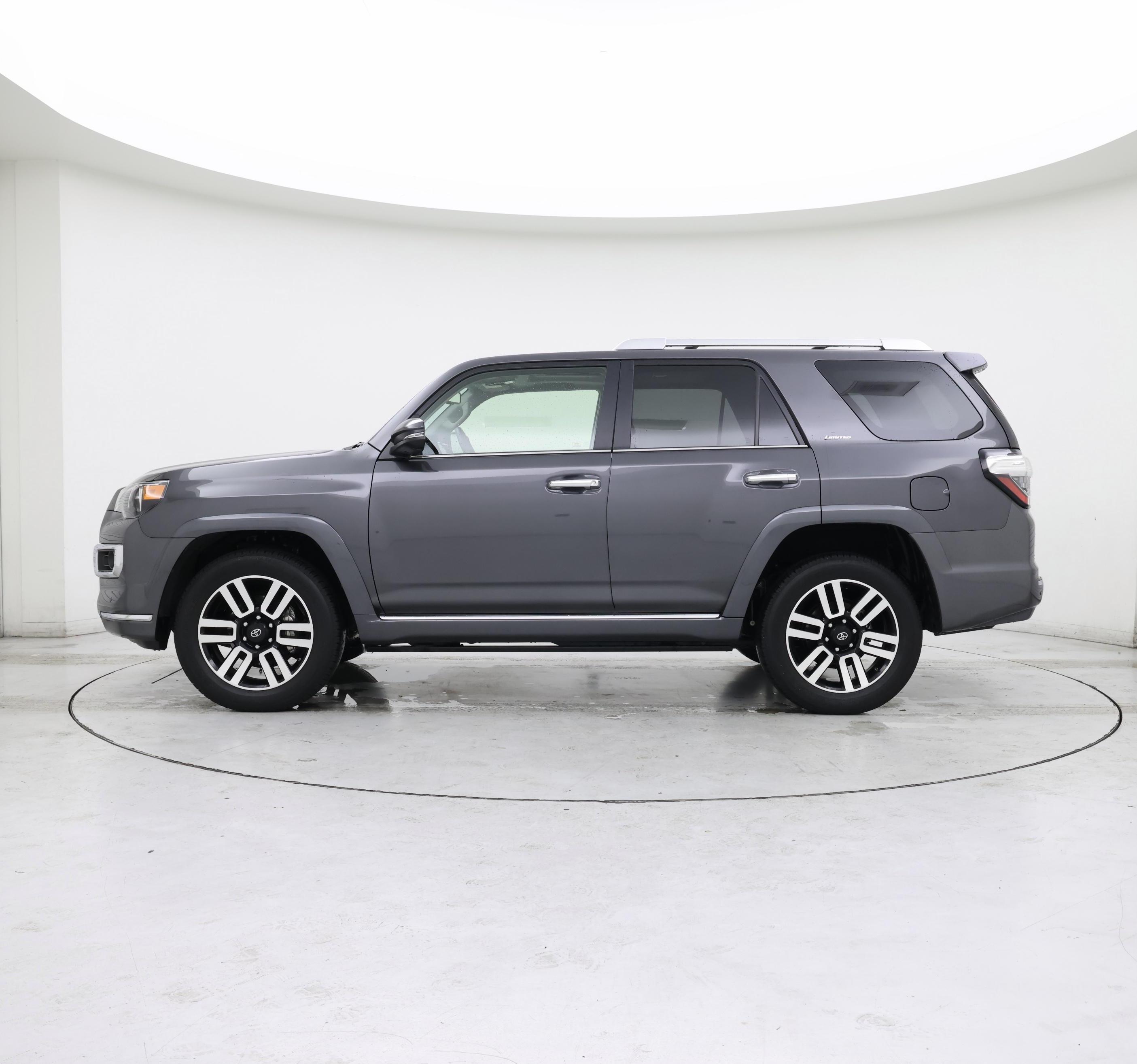 Thumbnail: 2019 Toyota 4Runner - 3