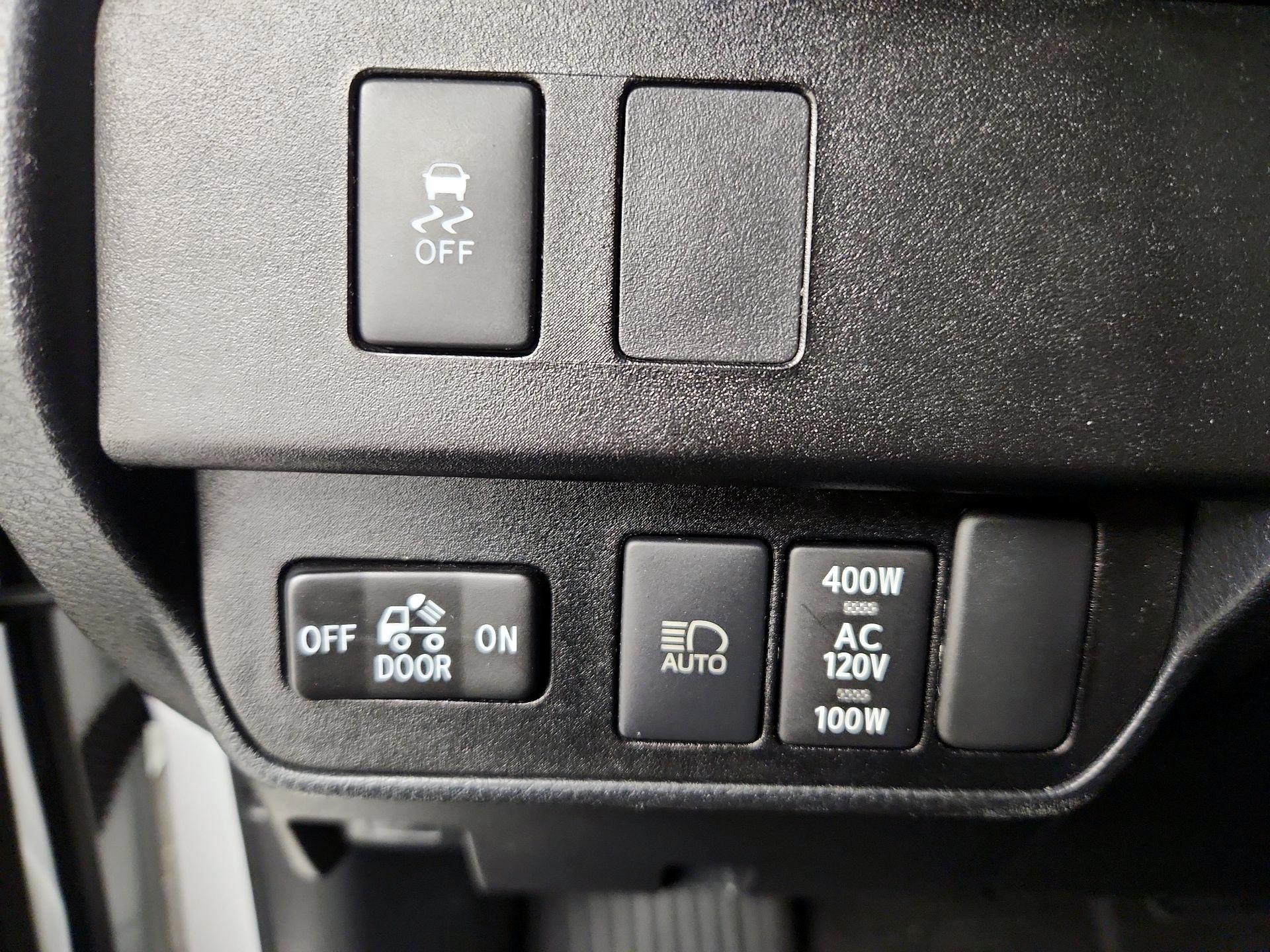 Thumbnail: 2022 Toyota Tacoma - 13