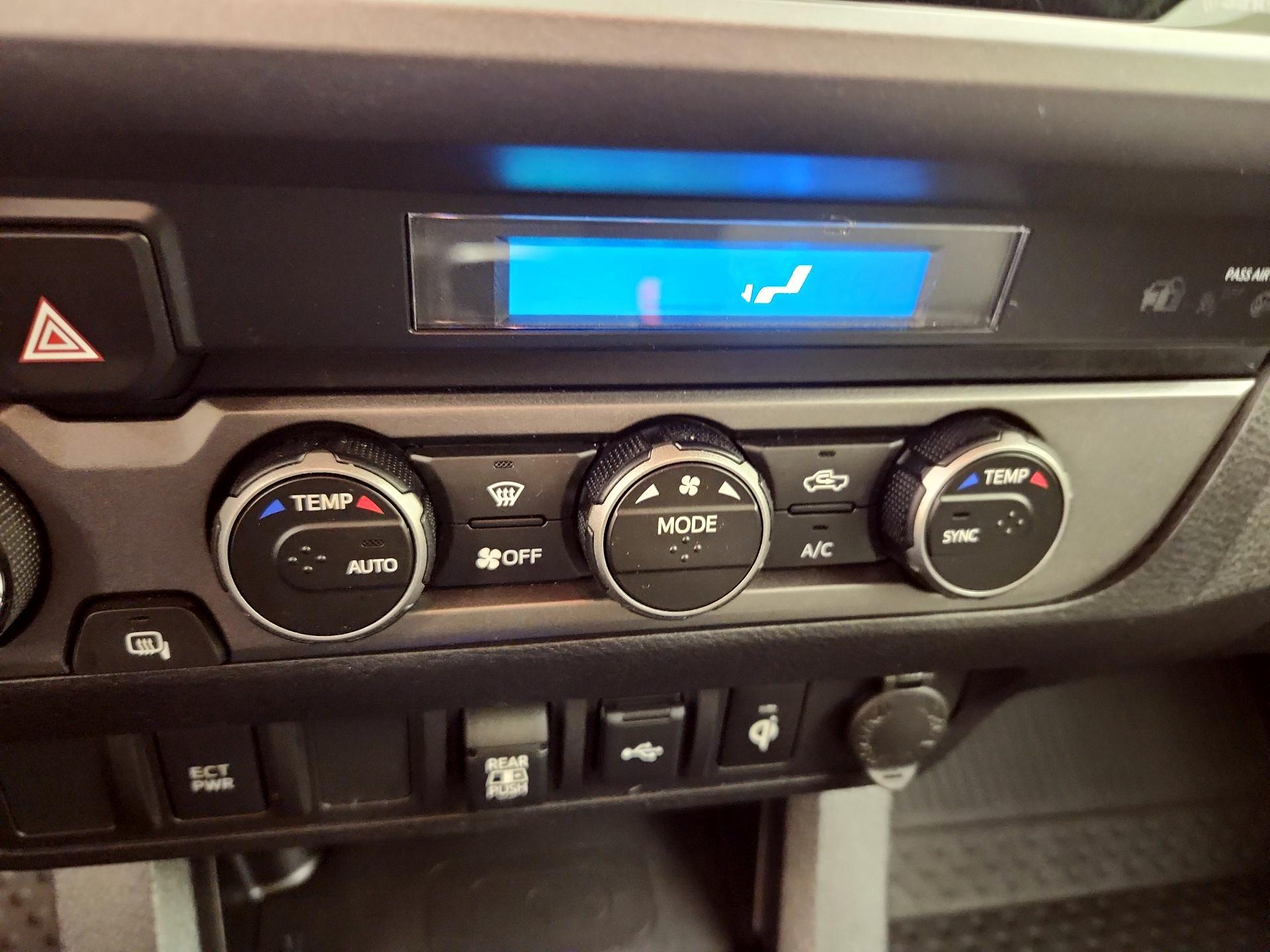 Thumbnail: 2022 Toyota Tacoma - 16