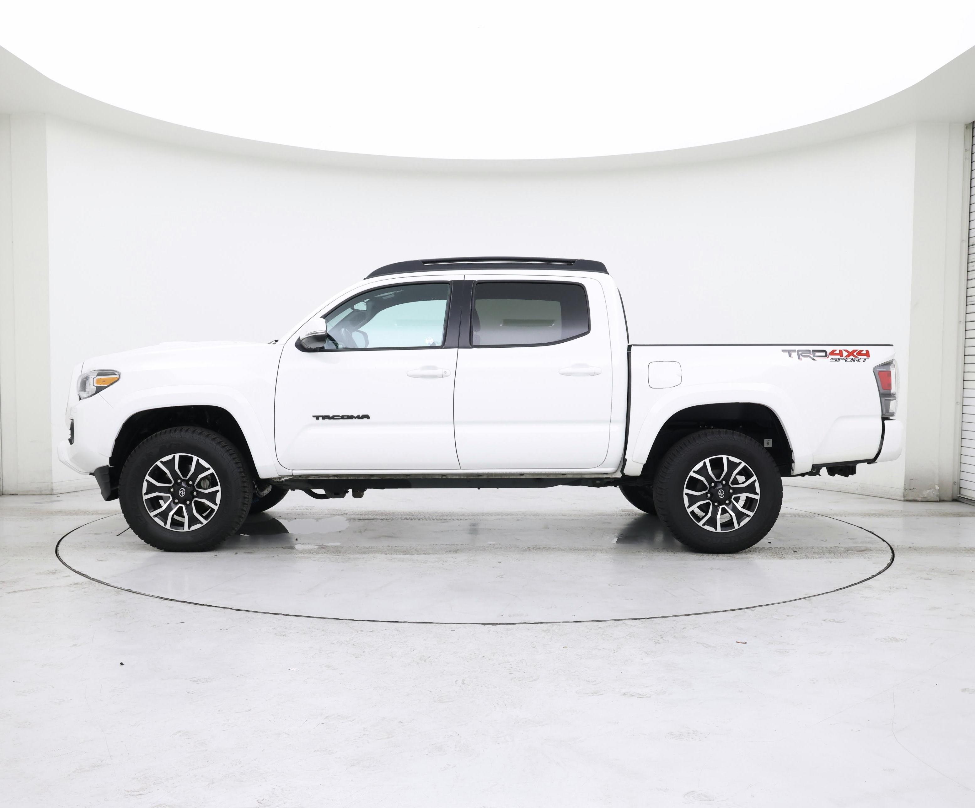 Thumbnail: 2022 Toyota Tacoma - 3