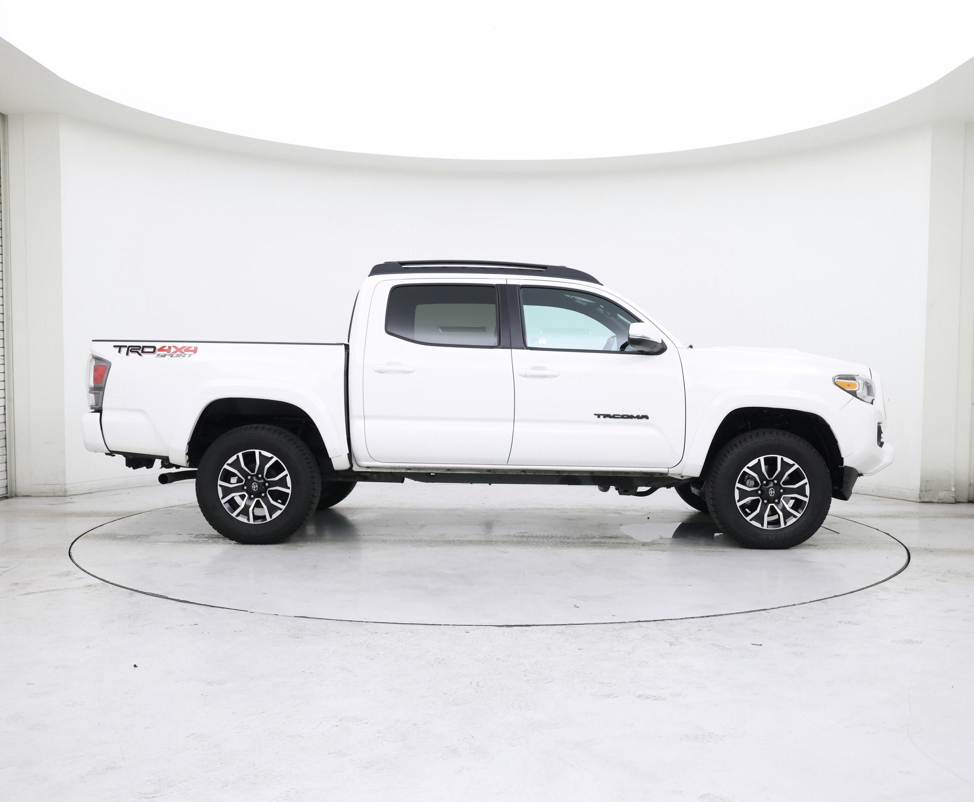 Thumbnail: 2022 Toyota Tacoma - 7