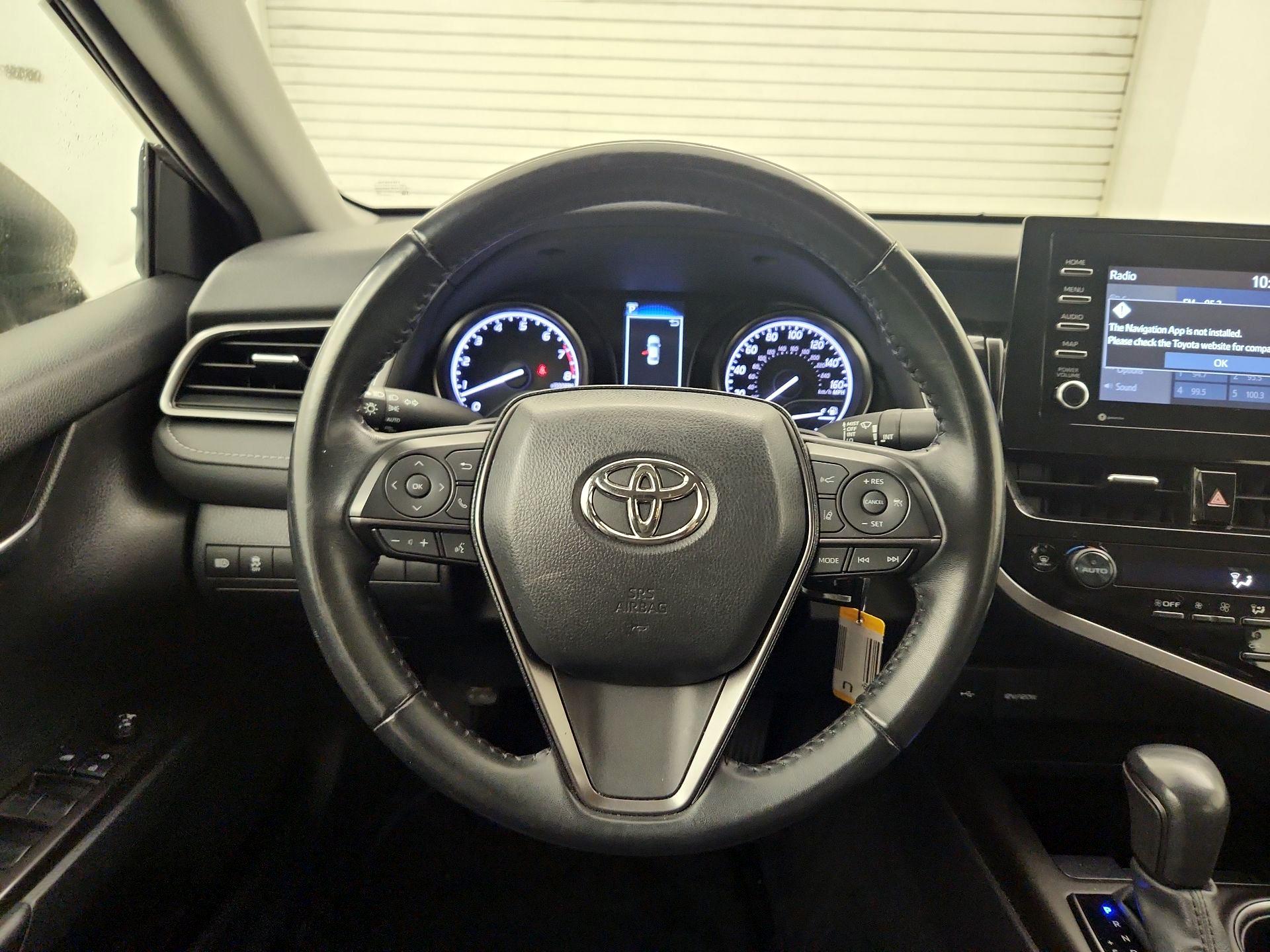 Thumbnail: 2022 Toyota Camry - 10