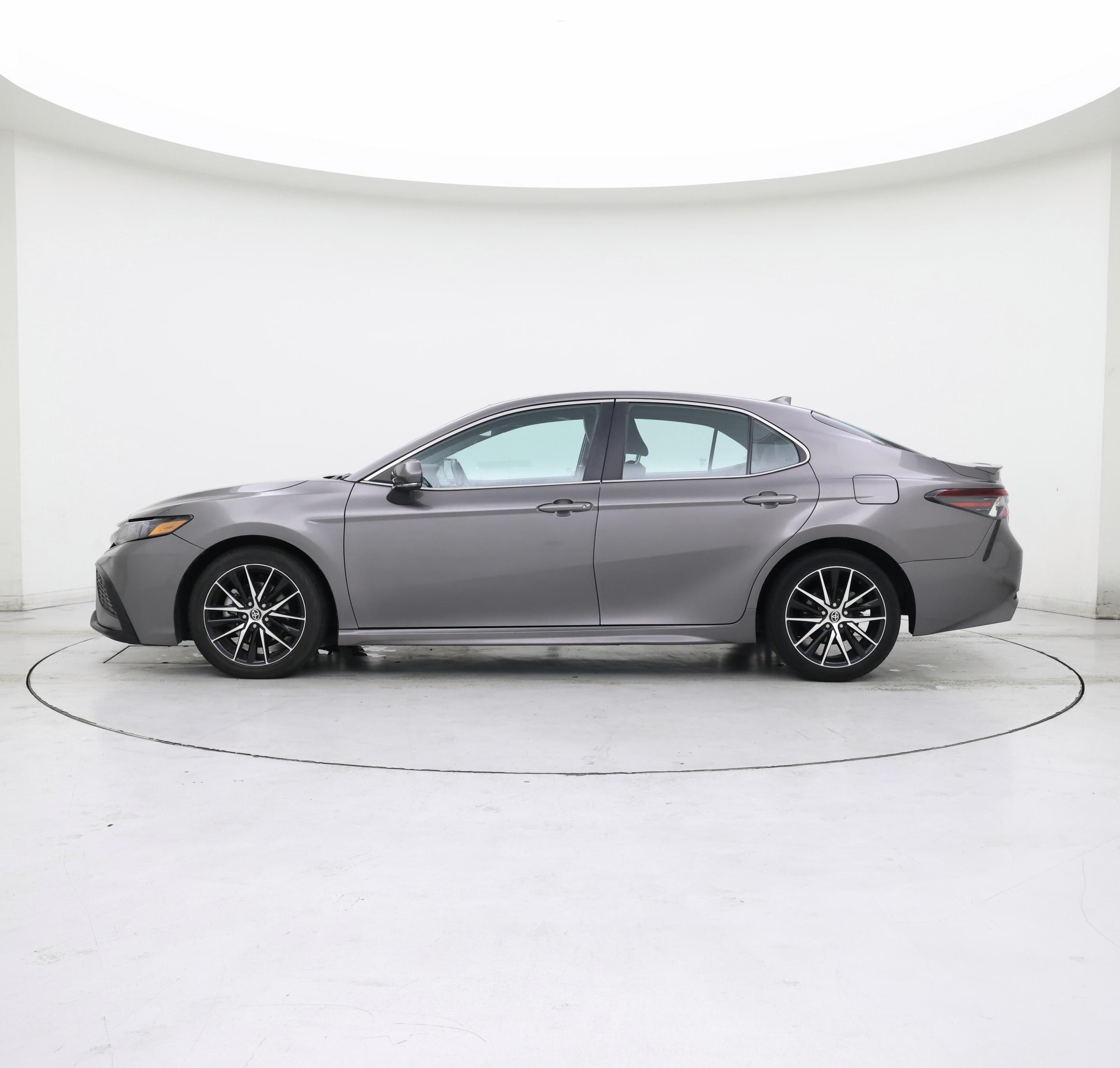 Thumbnail: 2022 Toyota Camry - 3