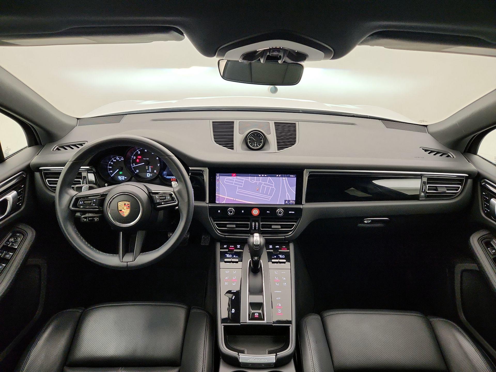 Thumbnail: 2023 Porsche Macan - 9