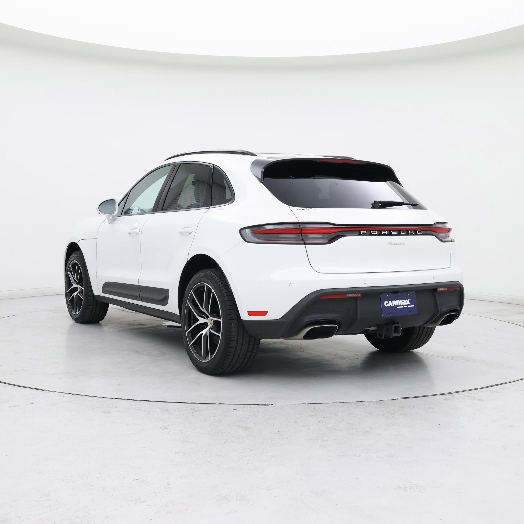 Thumbnail: 2023 Porsche Macan - 2