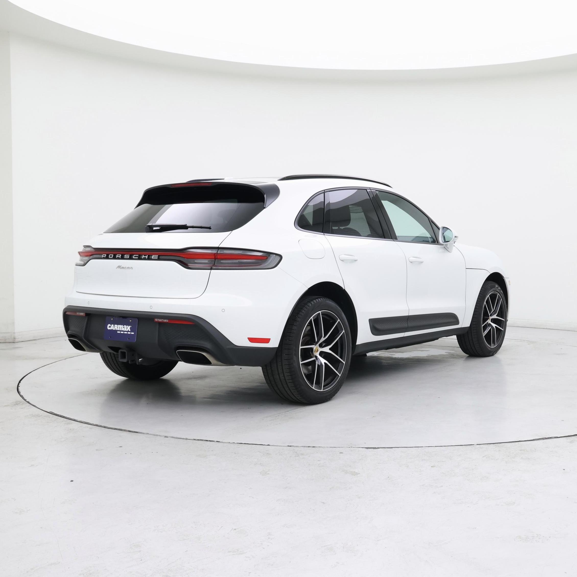 Thumbnail: 2023 Porsche Macan - 8