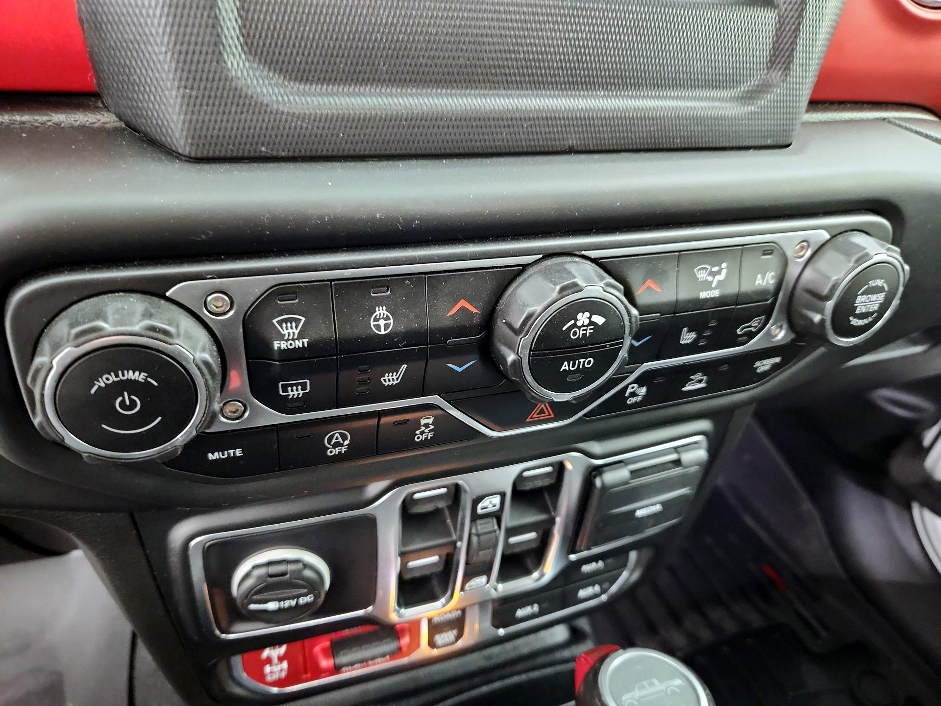 Thumbnail: 2020 Jeep Gladiator - 16