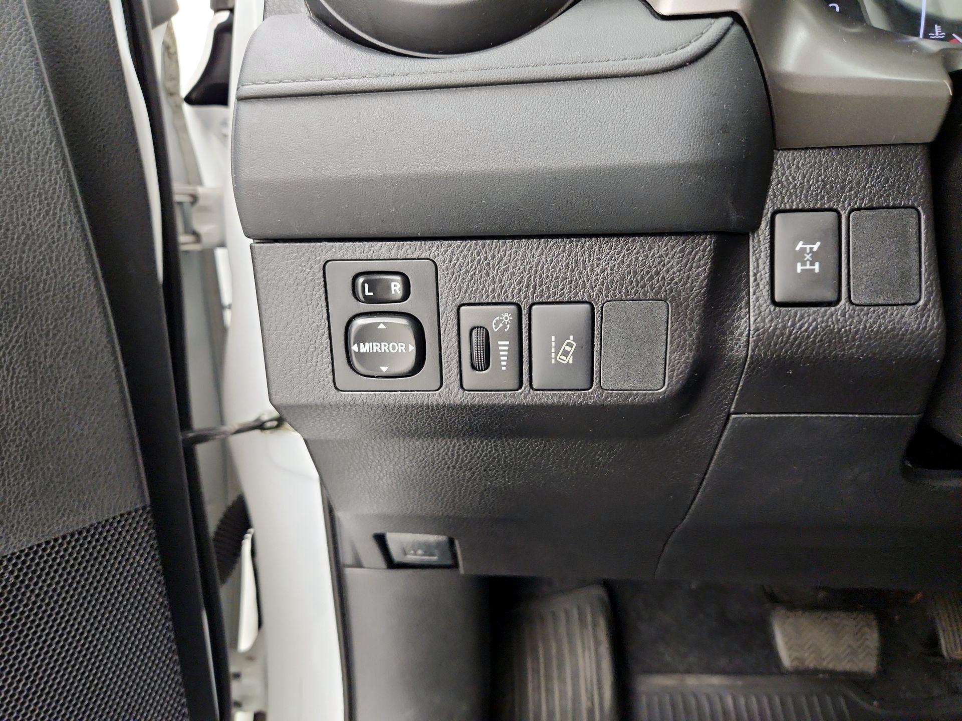 Thumbnail: 2018 Toyota RAV4 - 13