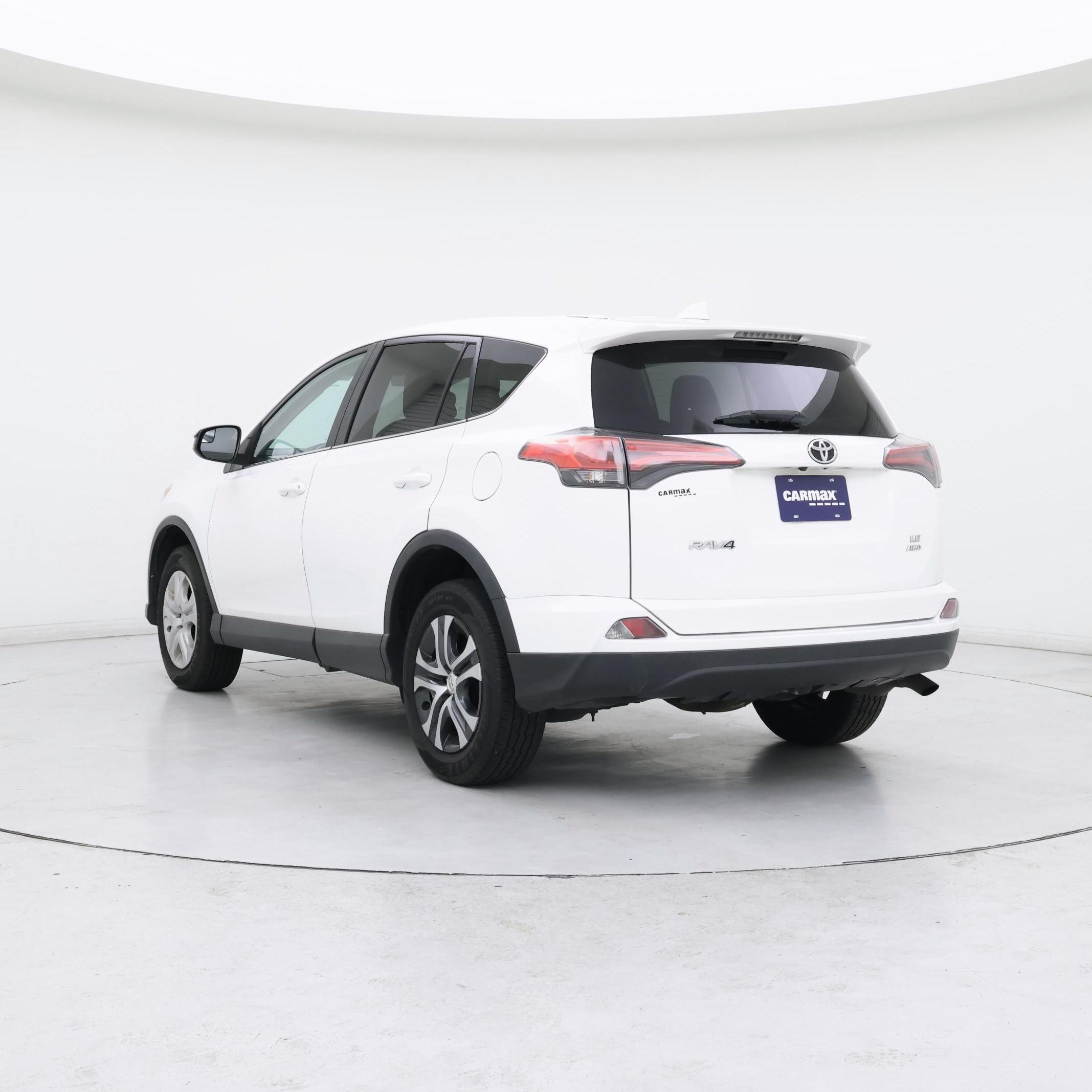 Thumbnail: 2018 Toyota RAV4 - 2