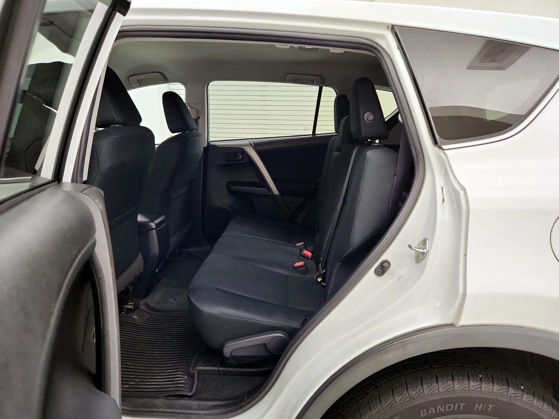 Thumbnail: 2018 Toyota RAV4 - 19