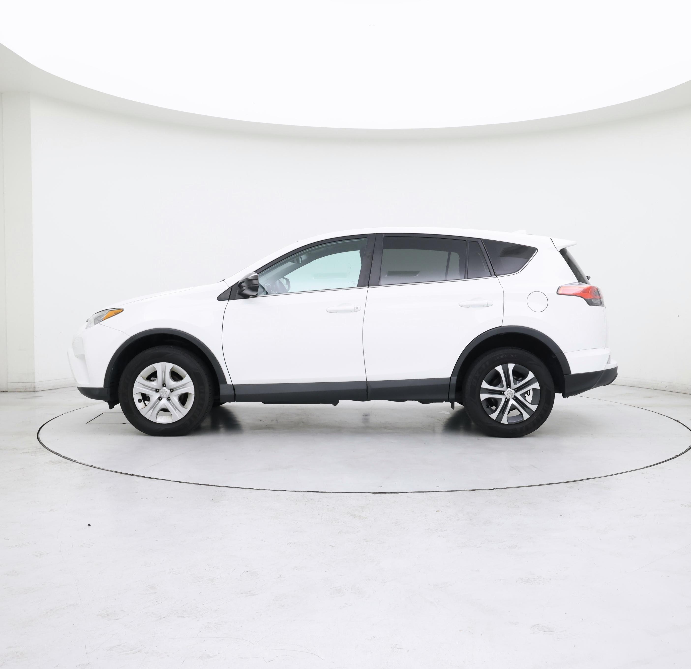 Thumbnail: 2018 Toyota RAV4 - 3