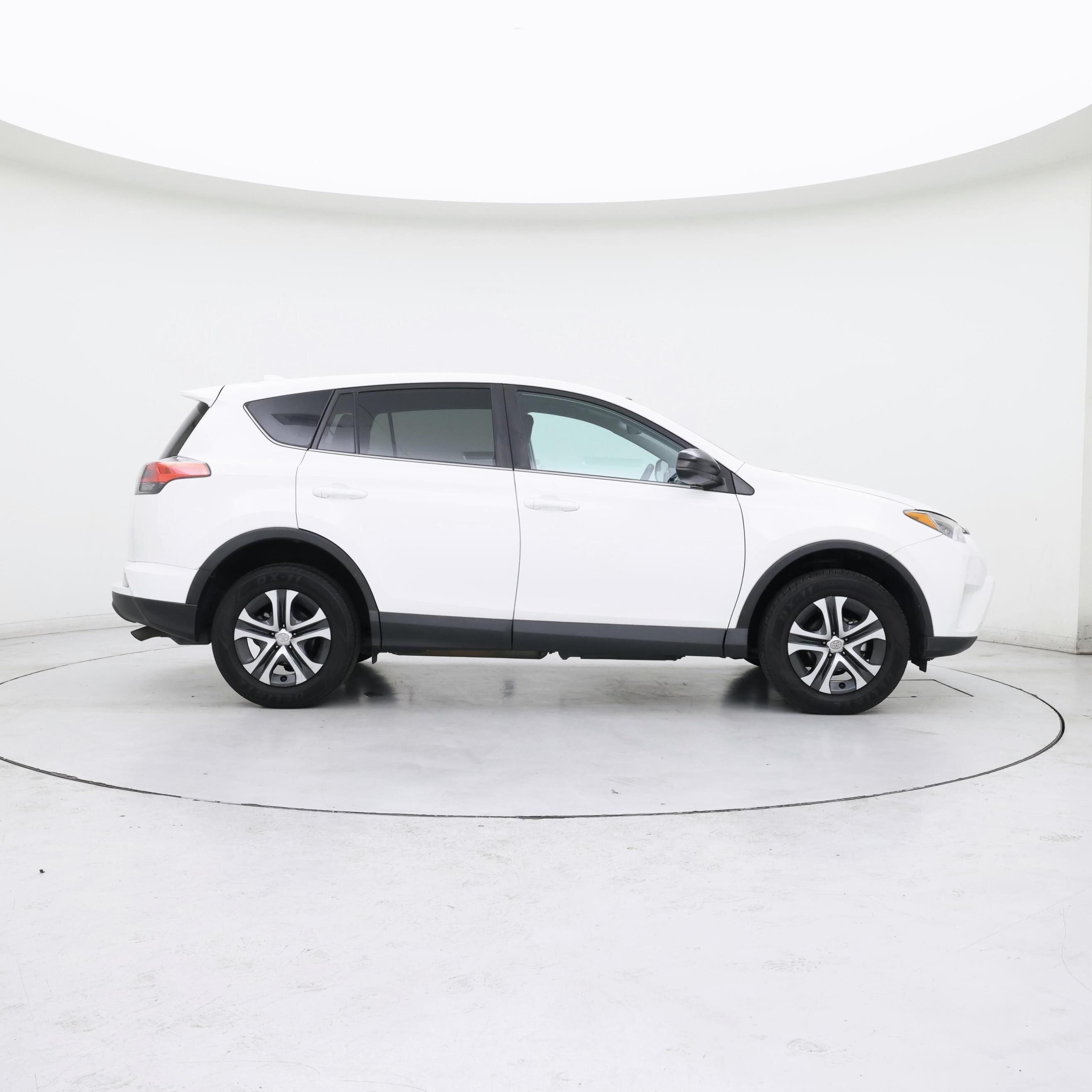 Thumbnail: 2018 Toyota RAV4 - 7