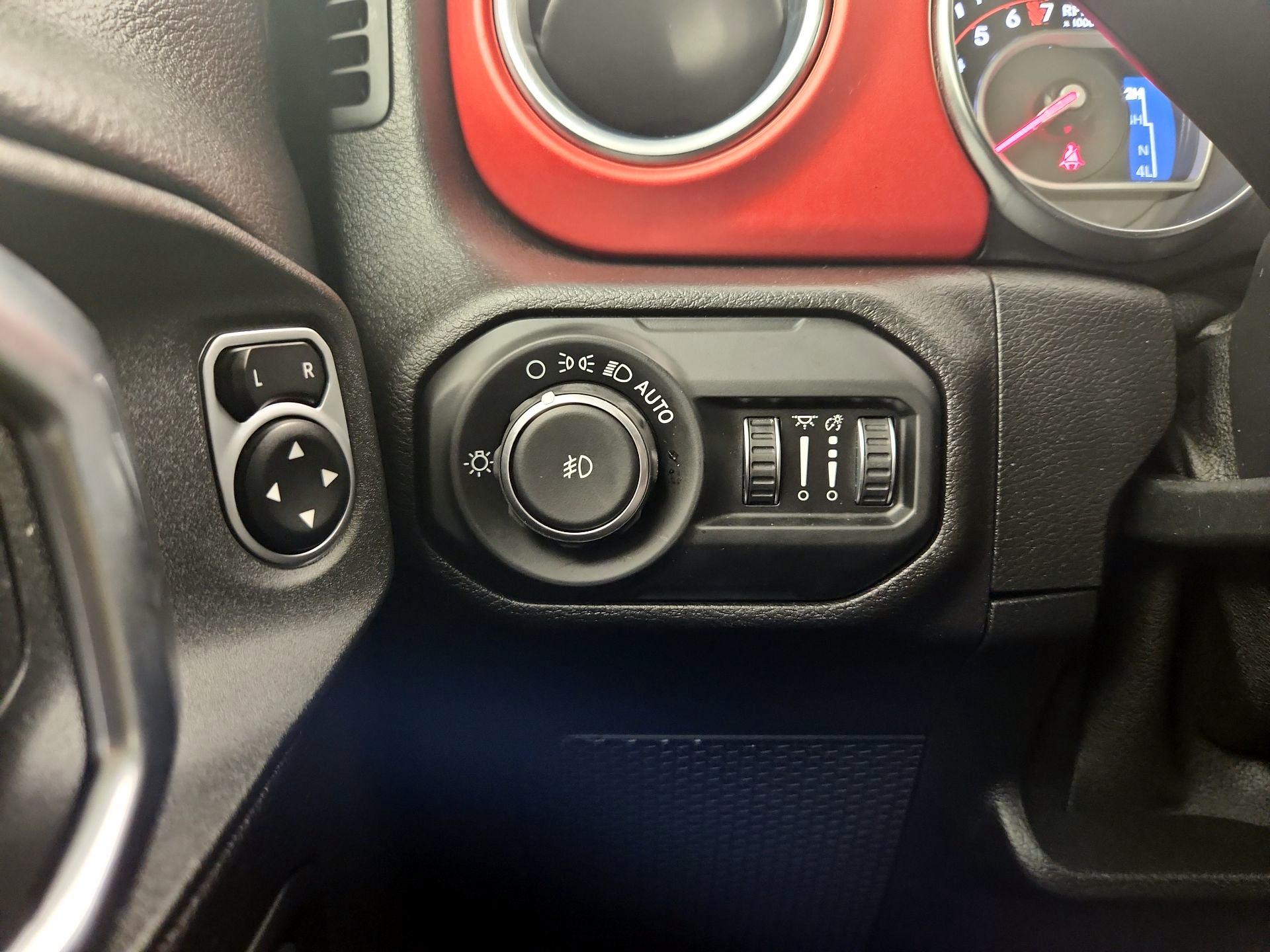 Thumbnail: 2019 Jeep Wrangler - 13