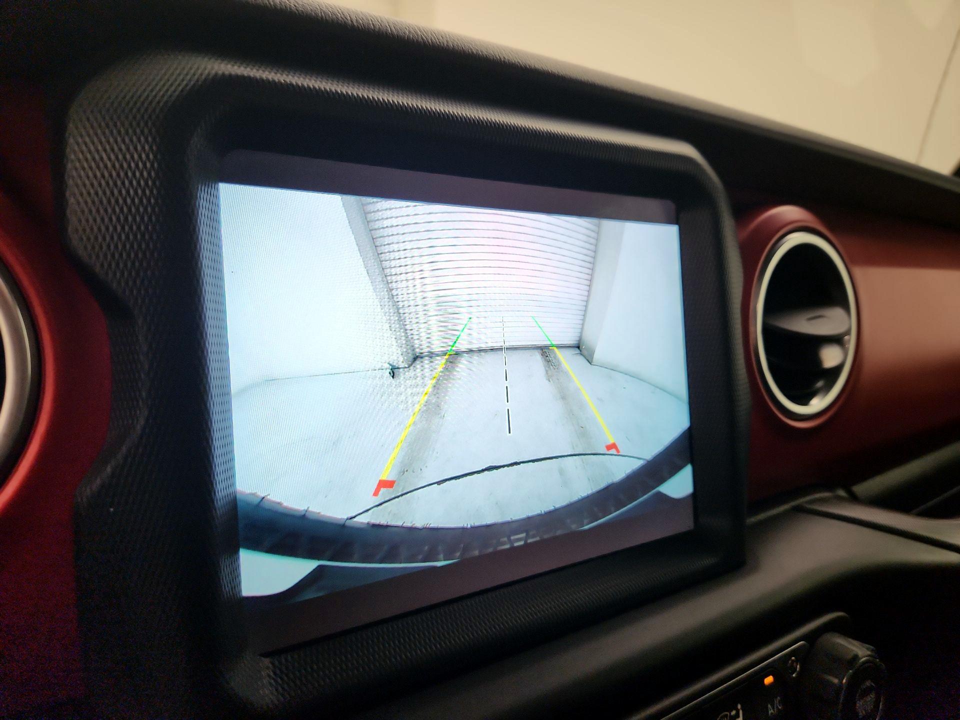 Thumbnail: 2019 Jeep Wrangler - 15