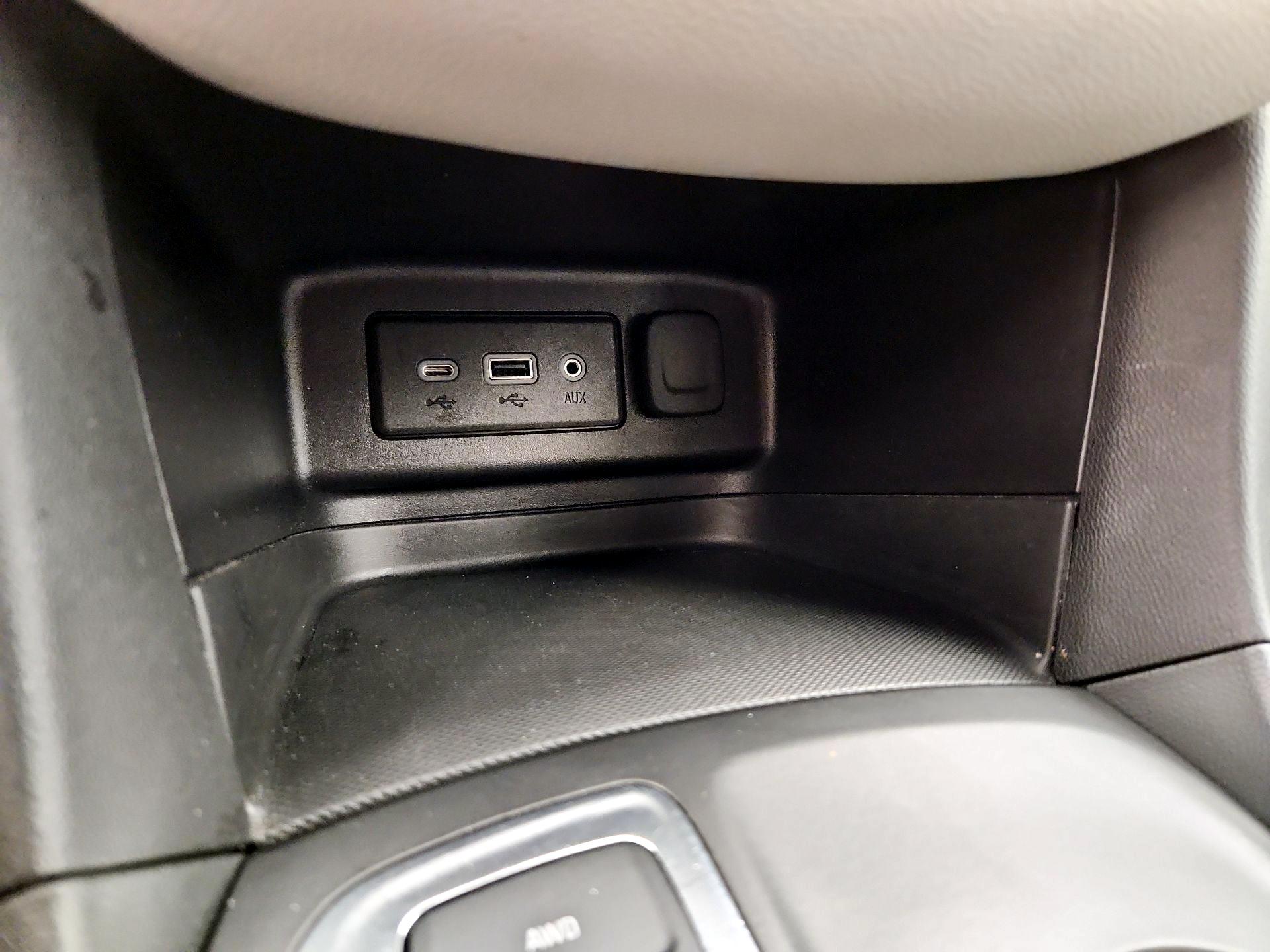 Thumbnail: 2023 Chevrolet Equinox - 18