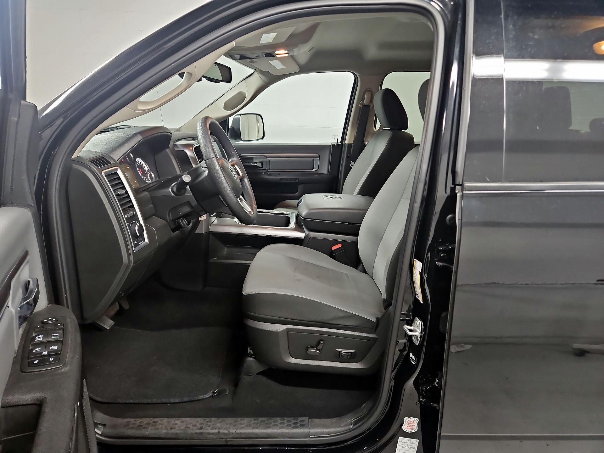 Thumbnail: 2023 RAM 1500 Classic - 11