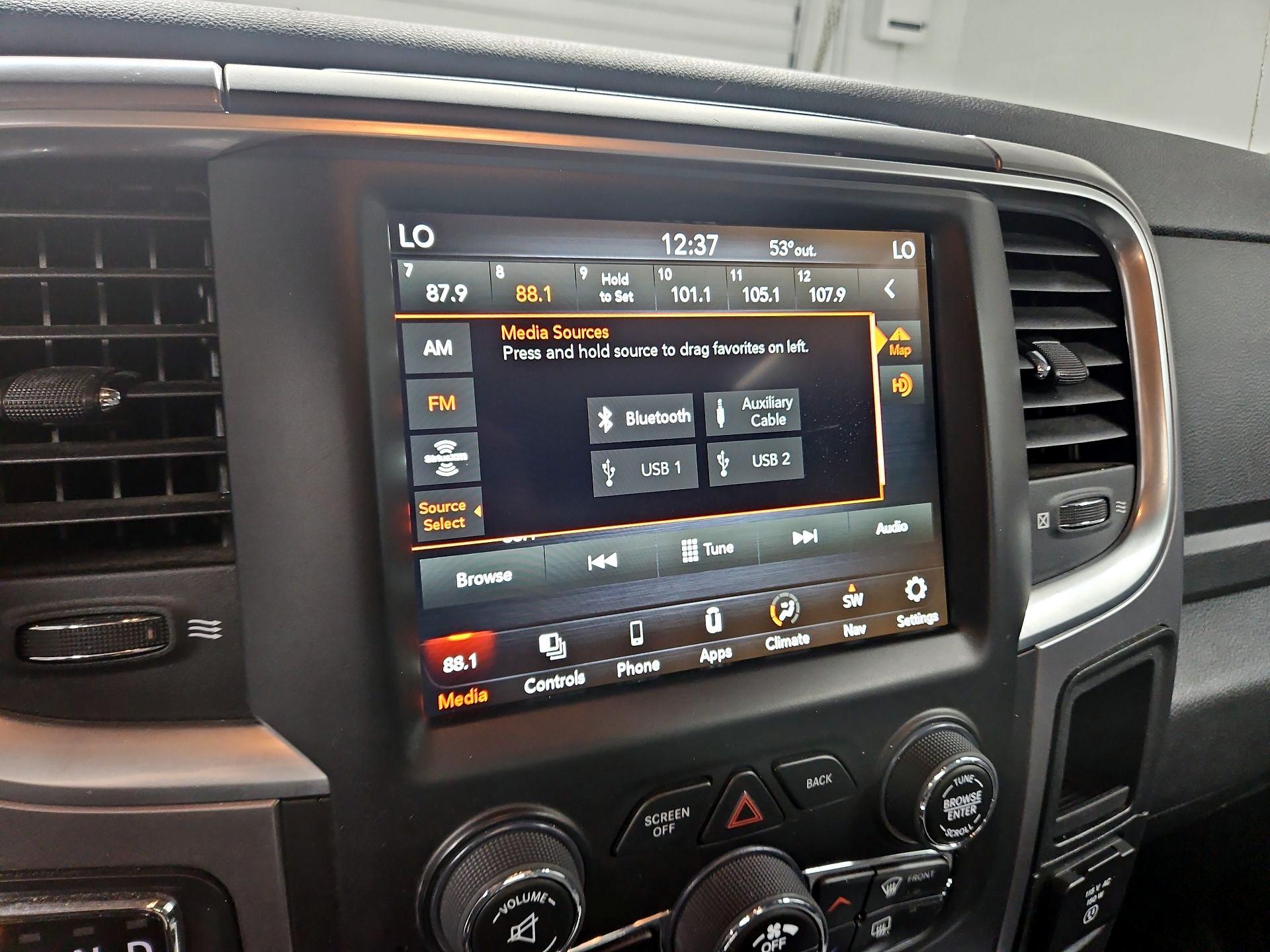 Thumbnail: 2023 RAM 1500 Classic - 16