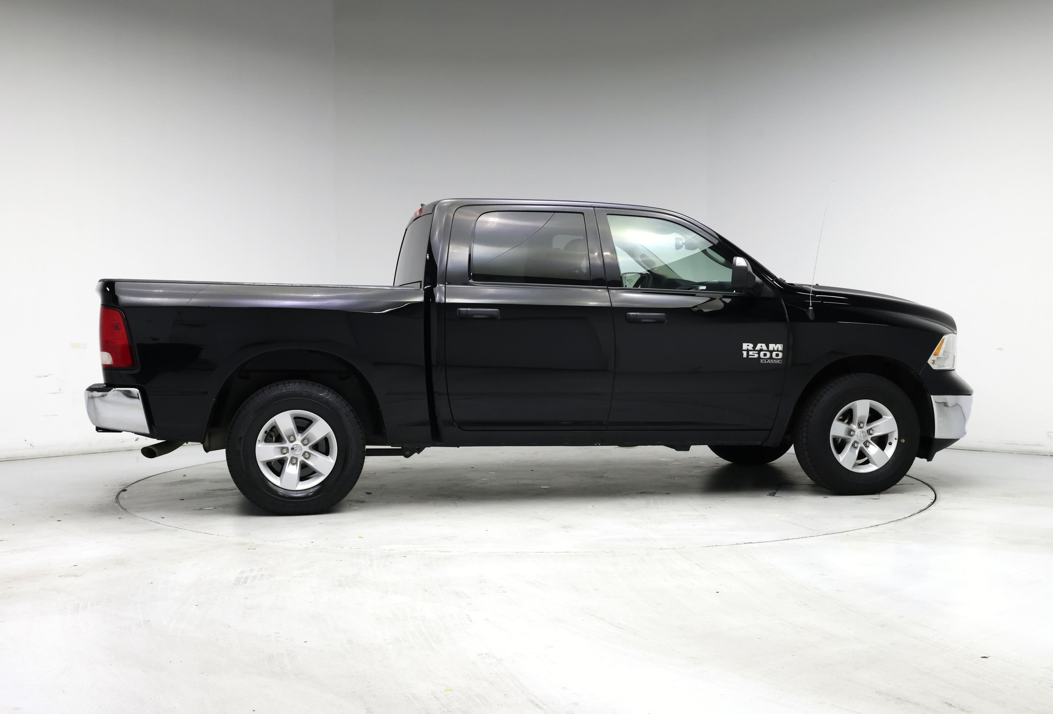 Thumbnail: 2023 RAM 1500 Classic - 7