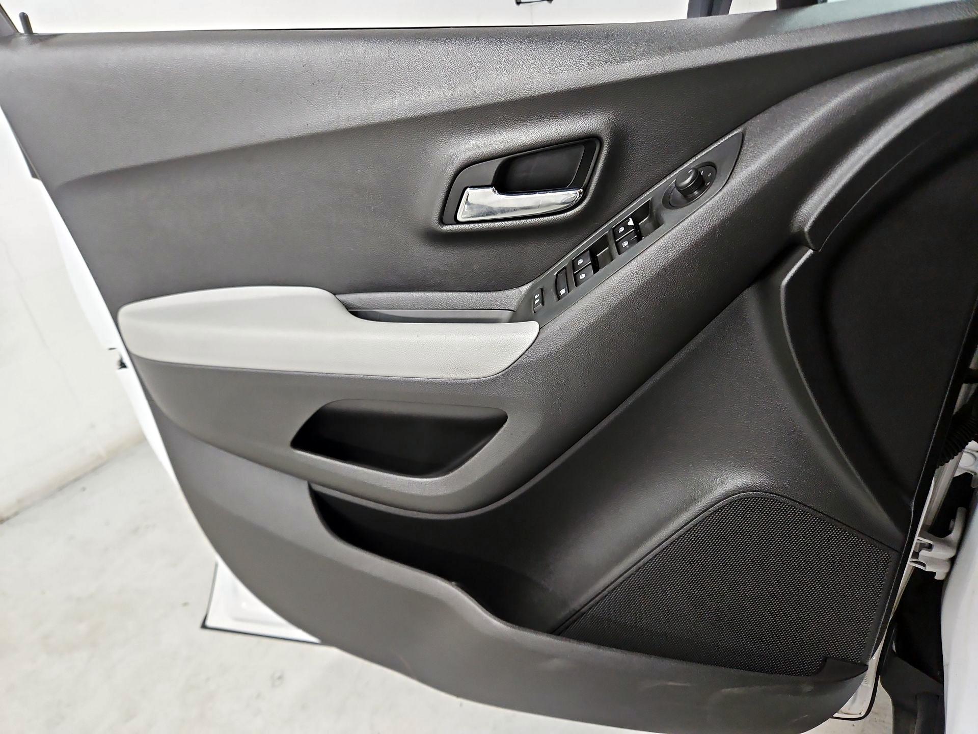 Thumbnail: 2020 Chevrolet Trax - 12