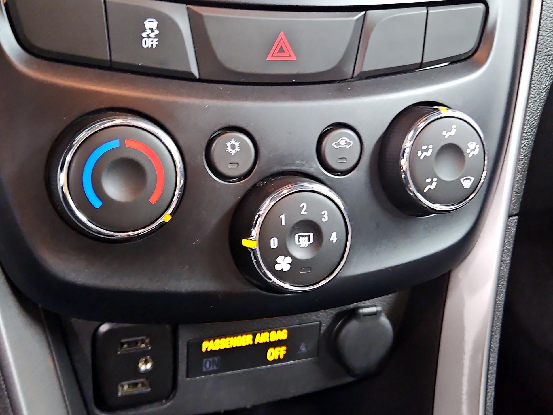 Thumbnail: 2020 Chevrolet Trax - 16