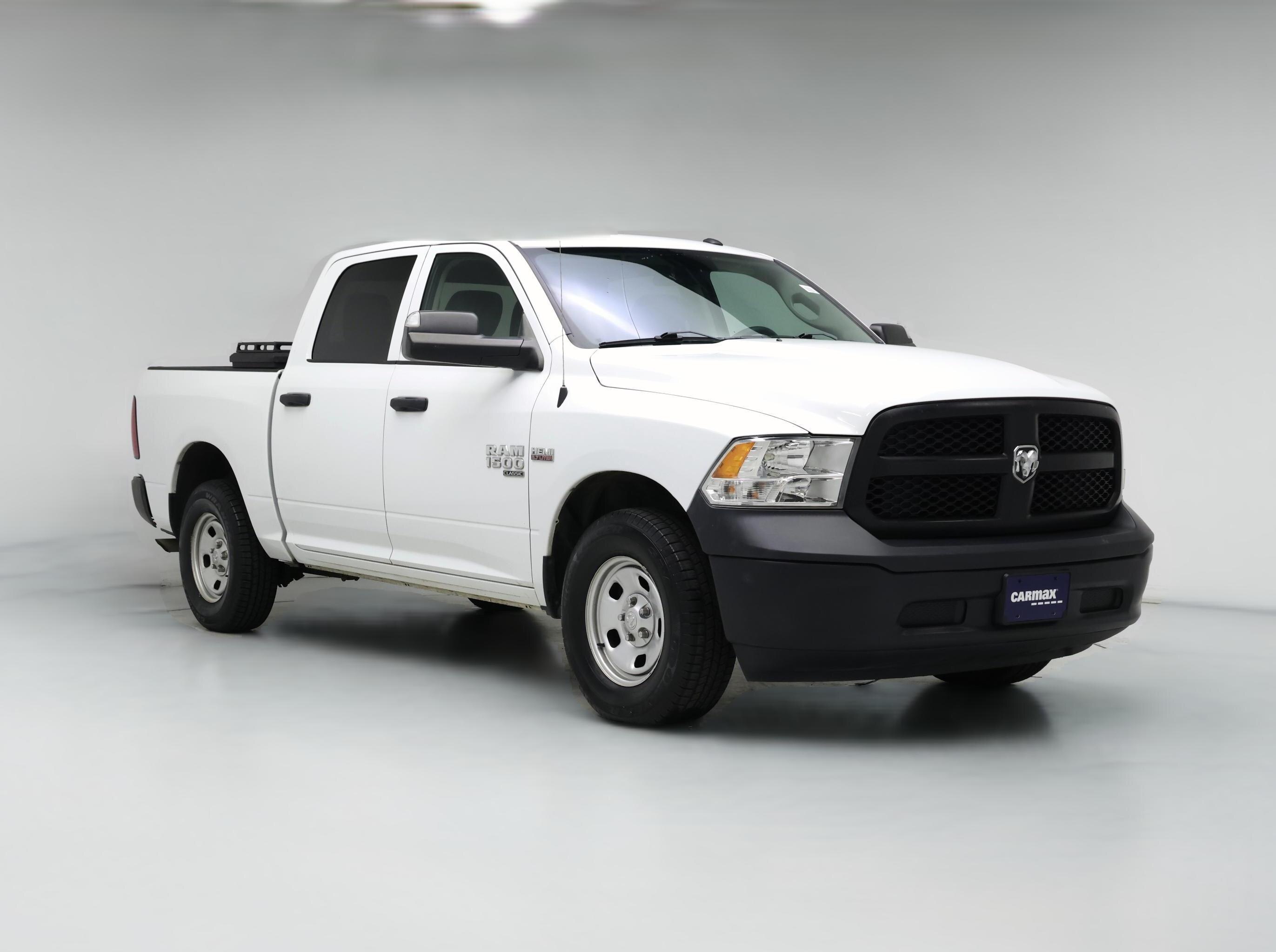 Thumbnail: 2022 RAM 1500 Classic - 1