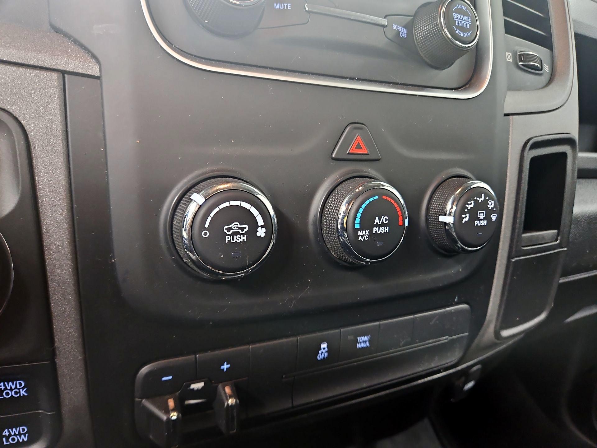 Thumbnail: 2022 RAM 1500 Classic - 16