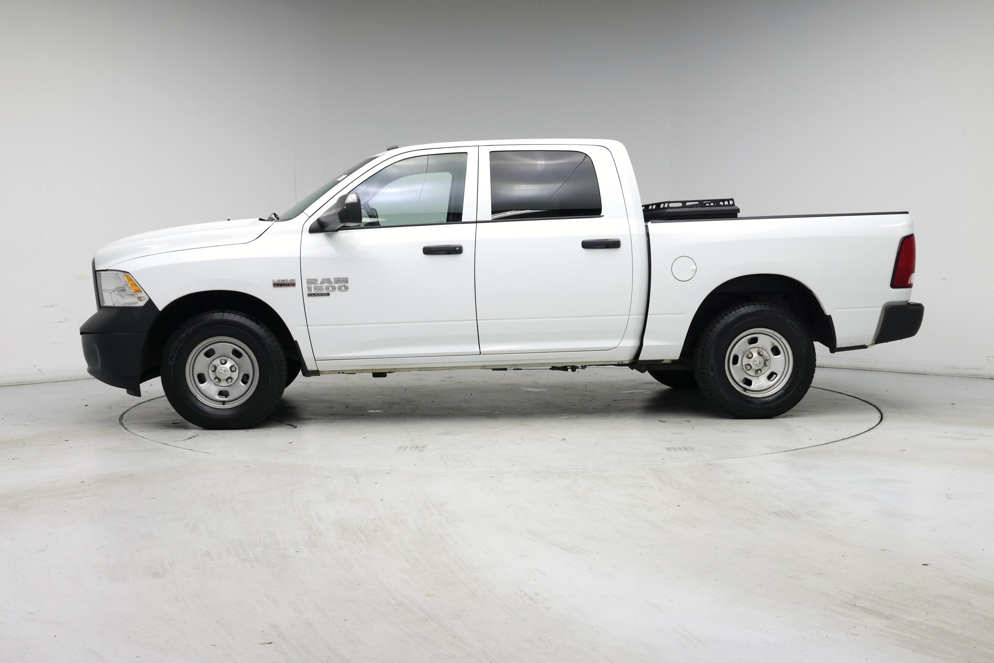 Thumbnail: 2022 RAM 1500 Classic - 3