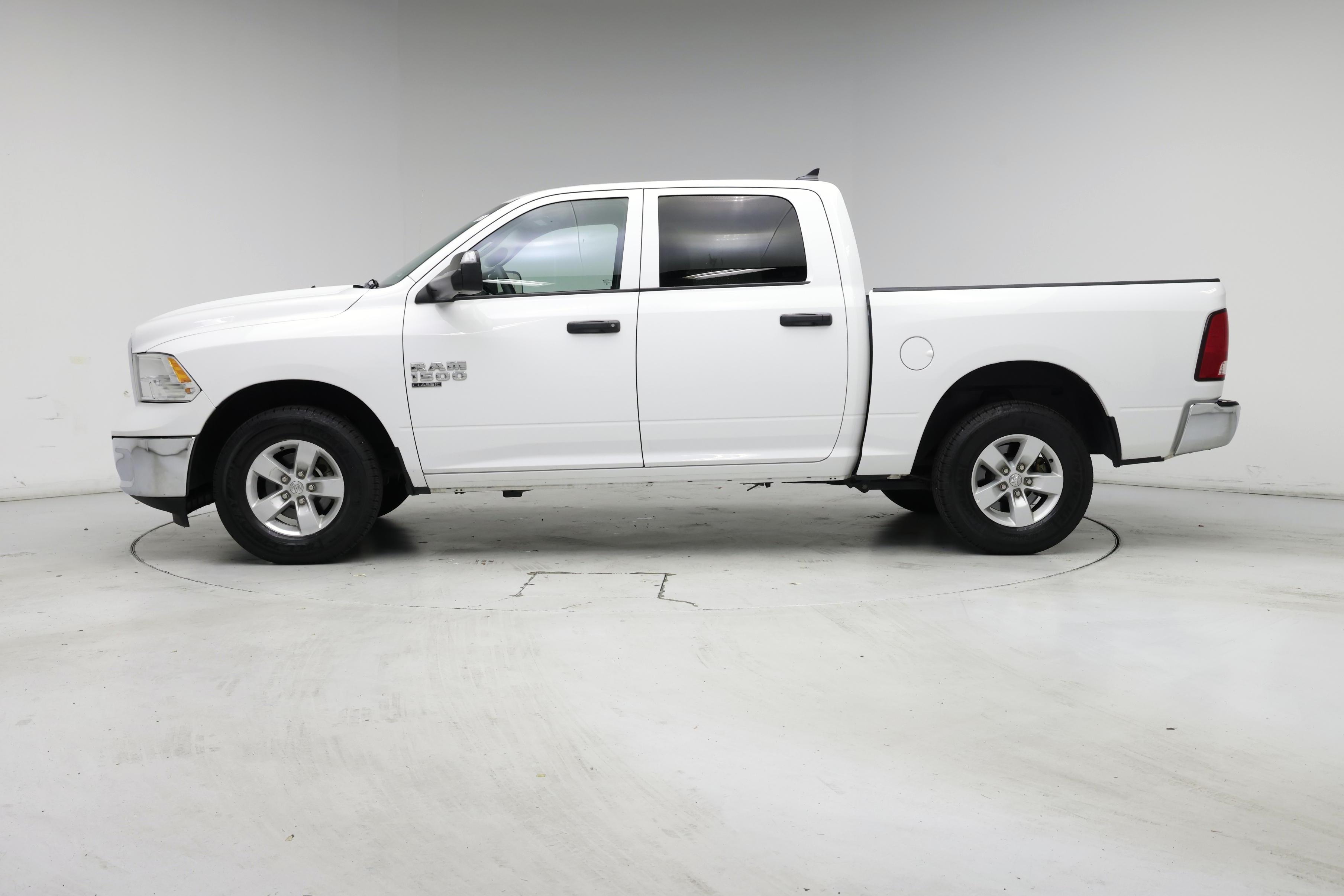 Thumbnail: 2023 RAM 1500 Classic - 3