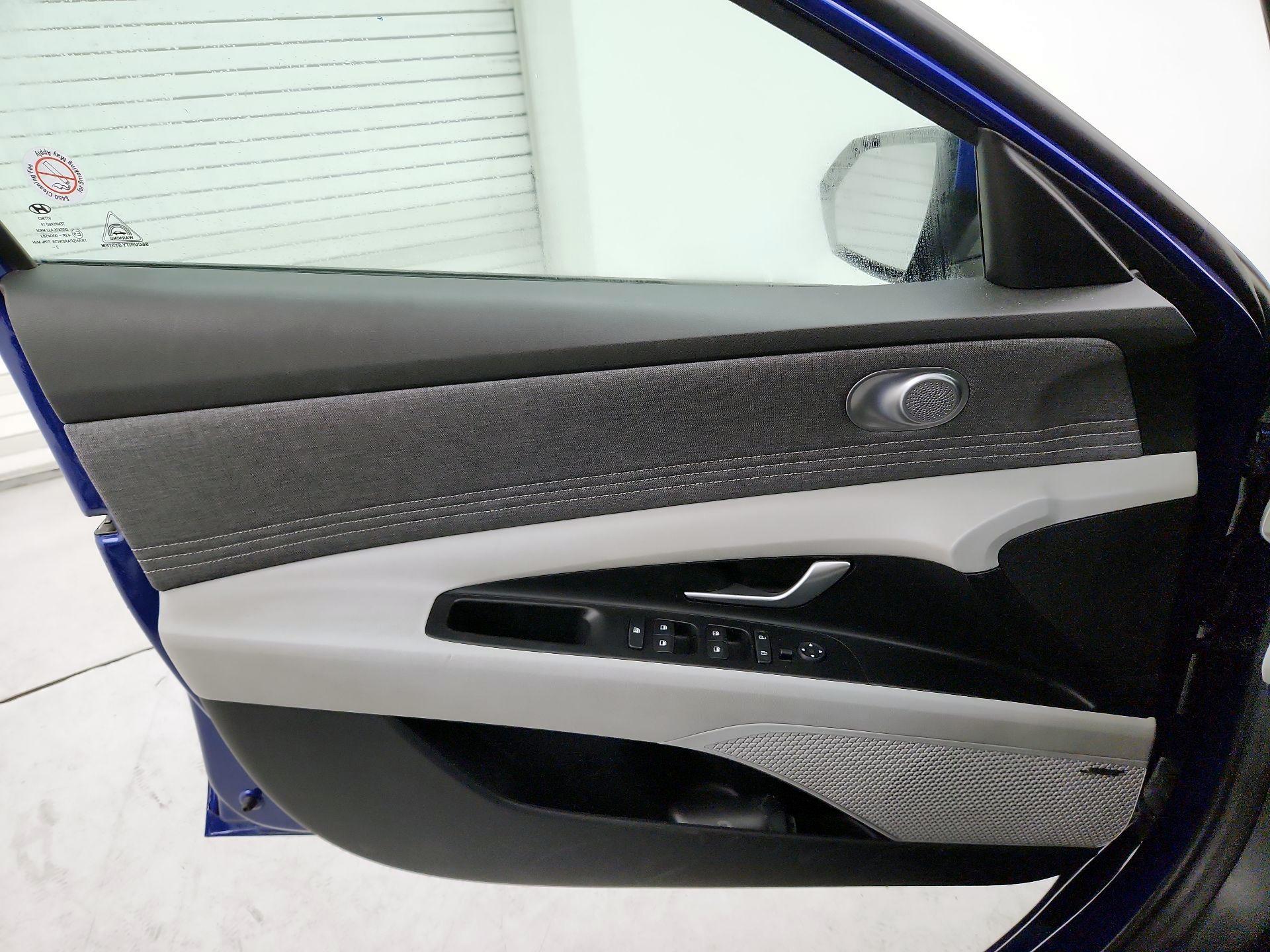 Thumbnail: 2023 Hyundai Elantra - 12