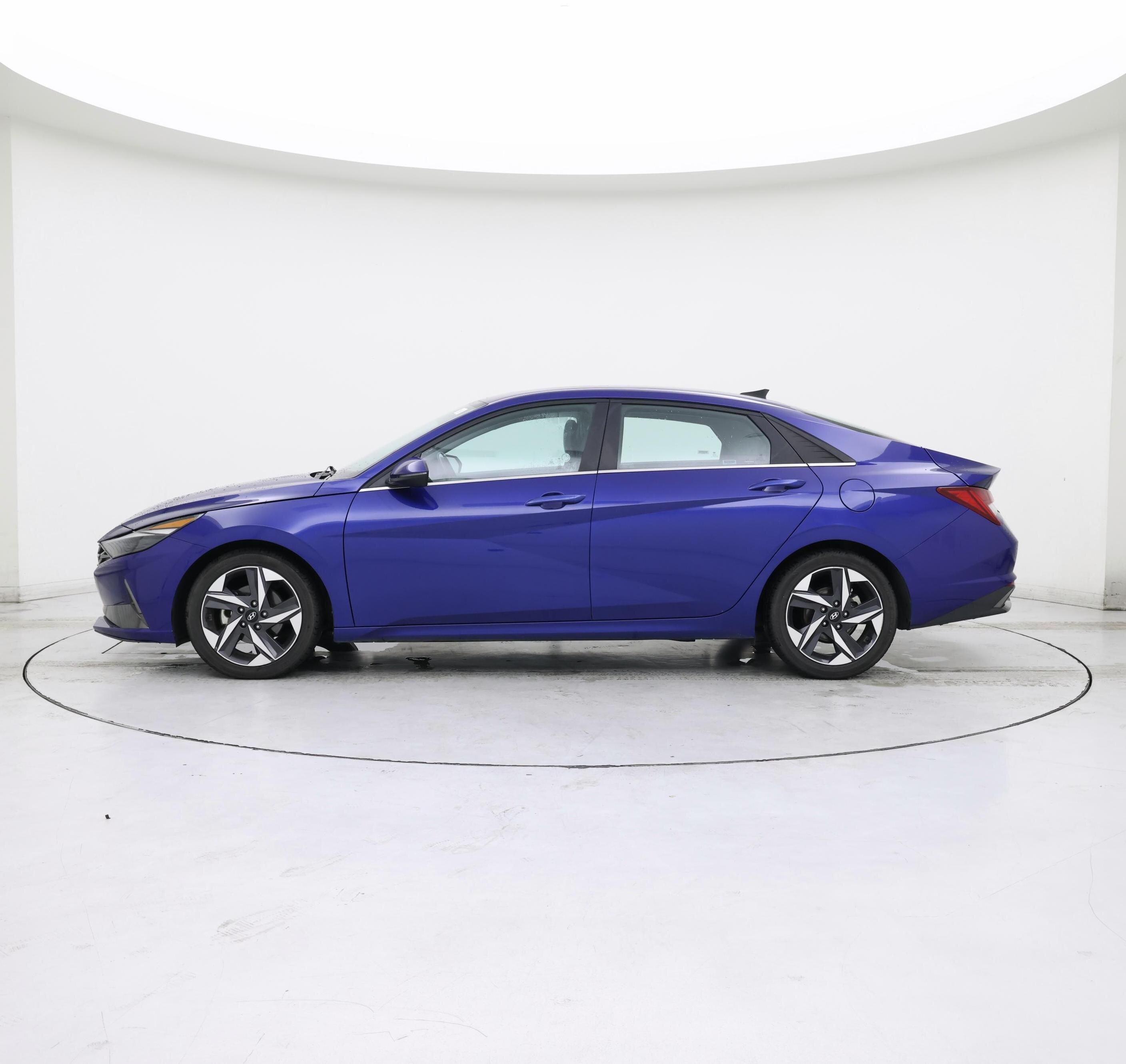 Thumbnail: 2023 Hyundai Elantra - 3