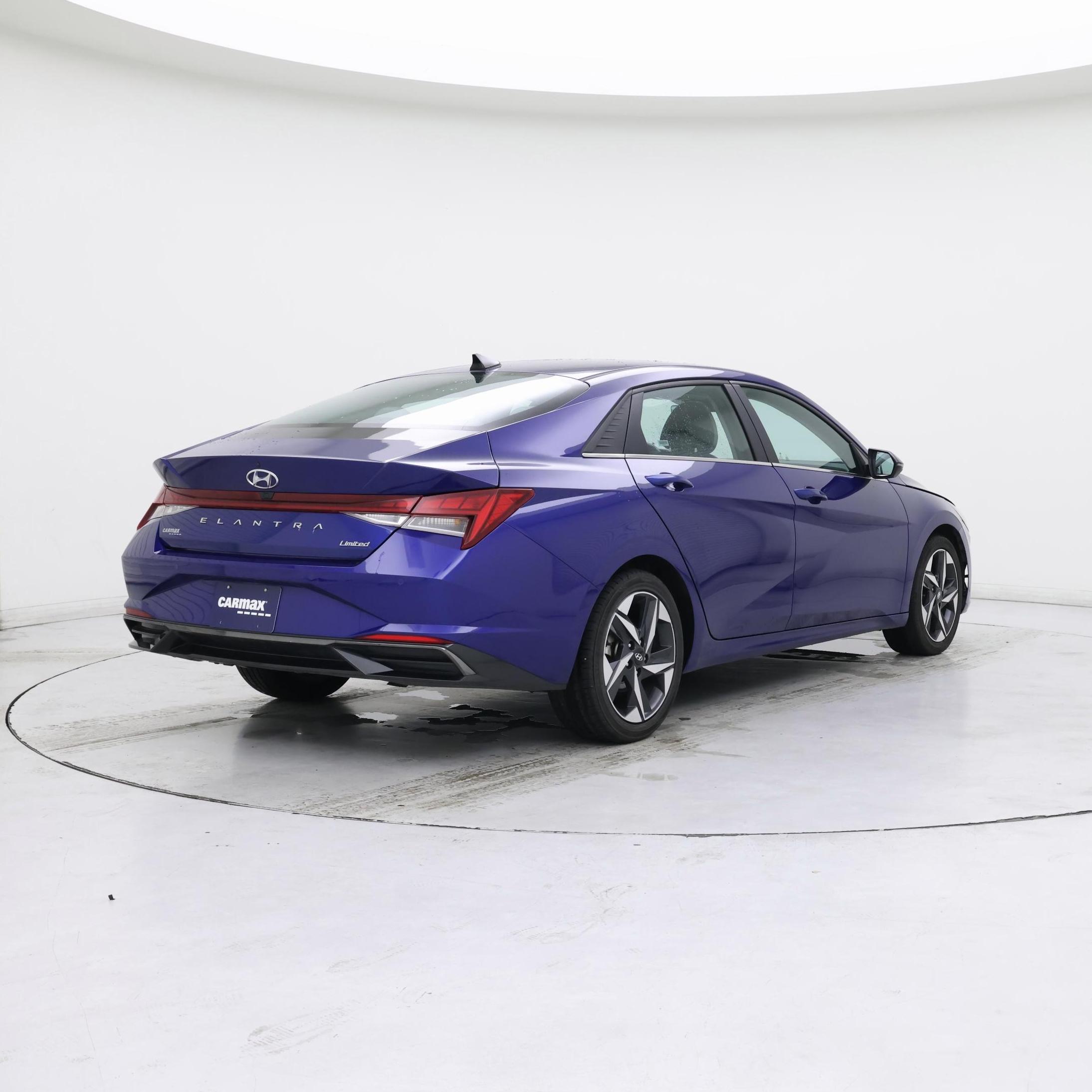 Thumbnail: 2023 Hyundai Elantra - 8