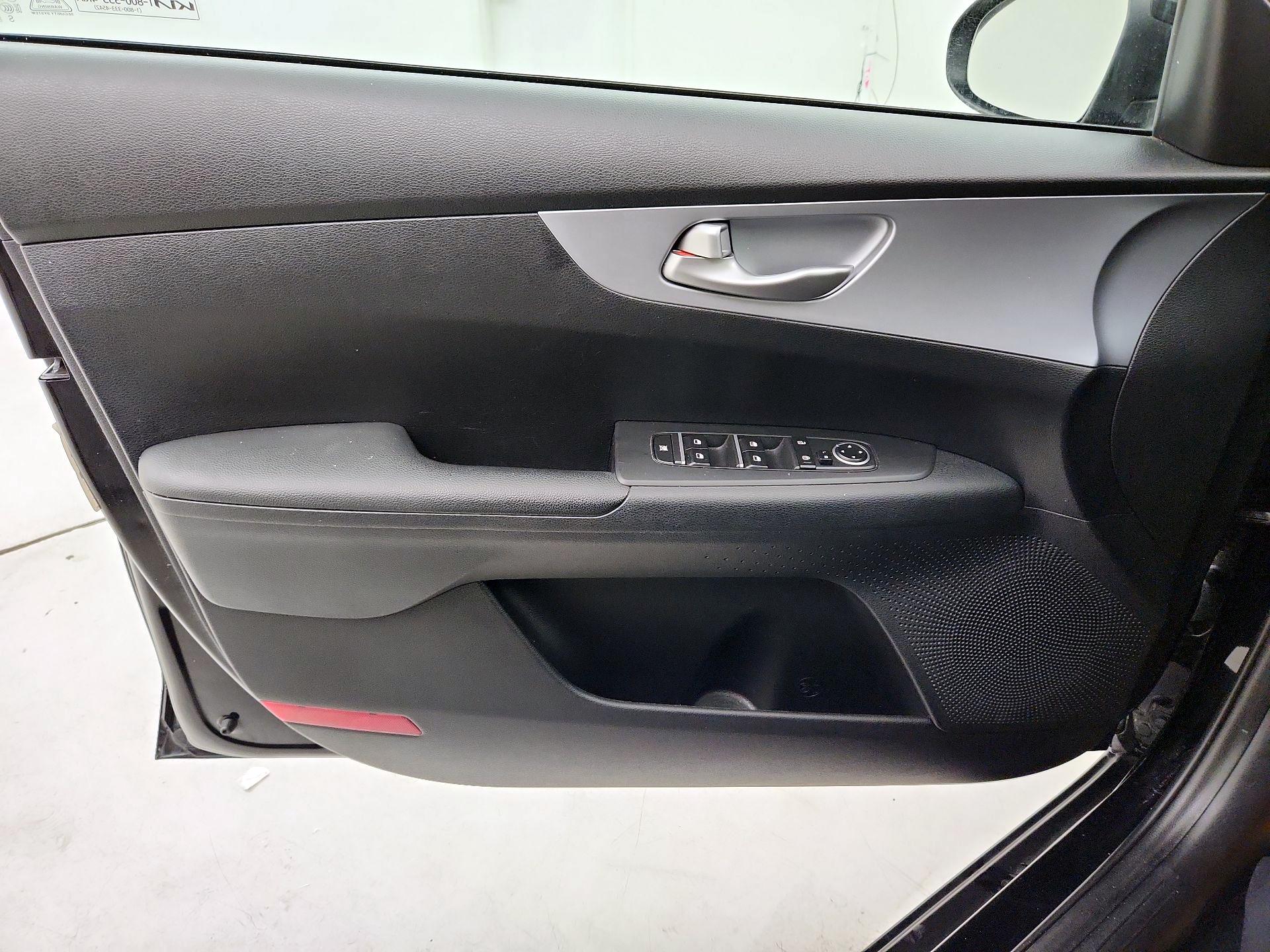 Thumbnail: 2023 Kia Forte - 12