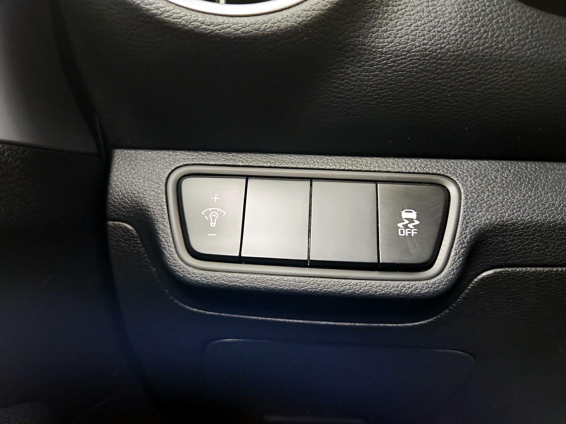 Thumbnail: 2023 Kia Forte - 13