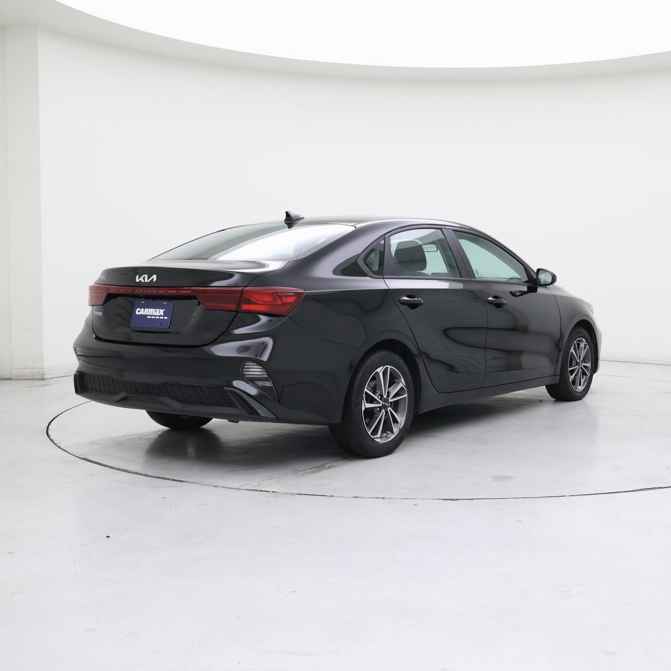 Thumbnail: 2023 Kia Forte - 8