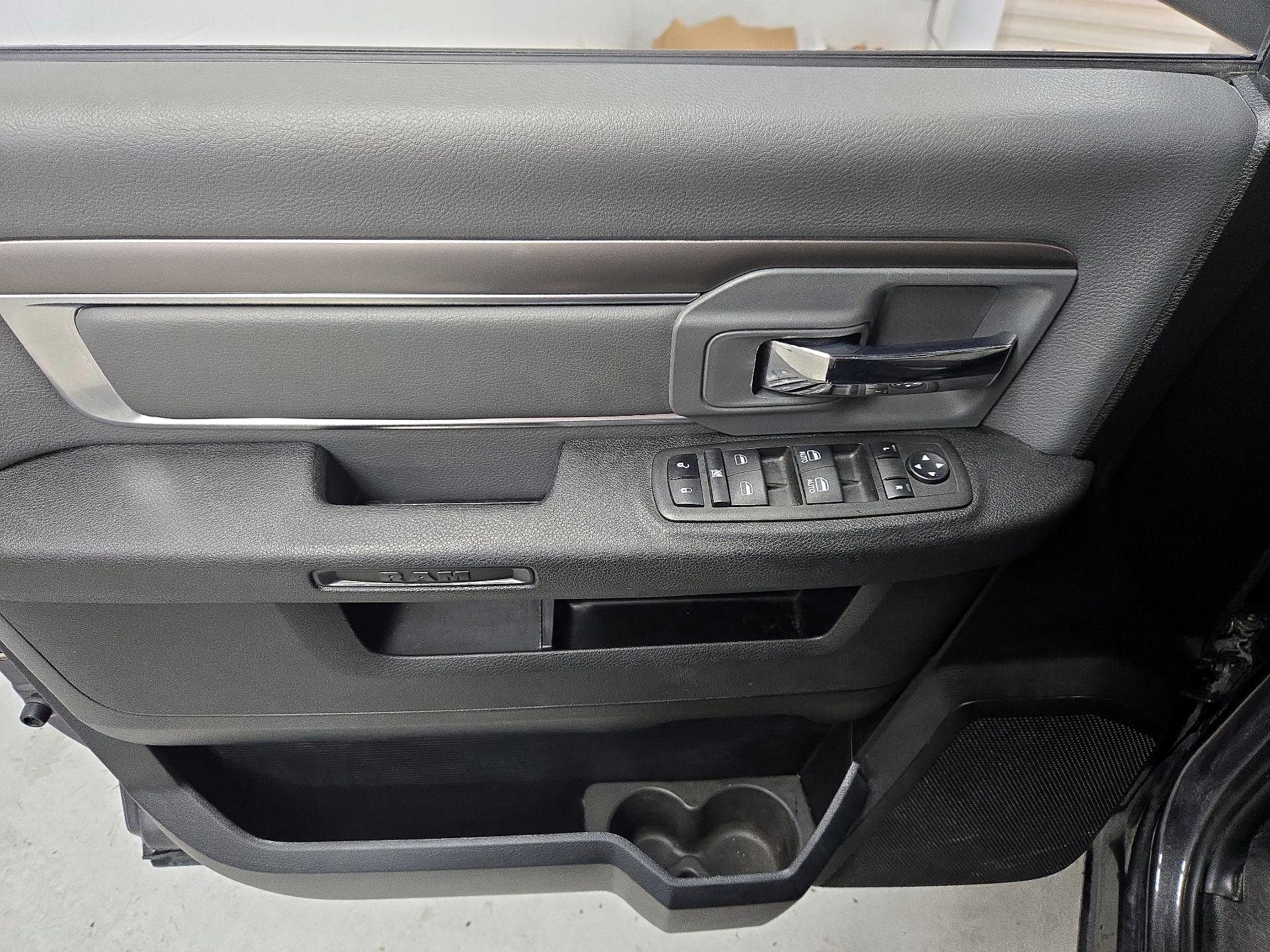 Thumbnail: 2023 RAM 1500 Classic - 12