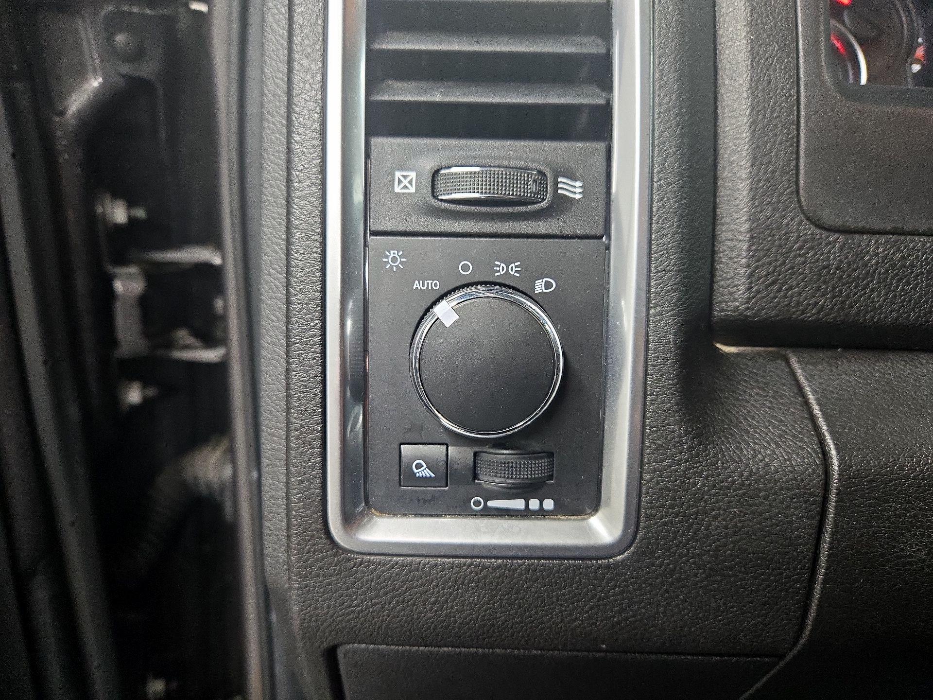 Thumbnail: 2023 RAM 1500 Classic - 13