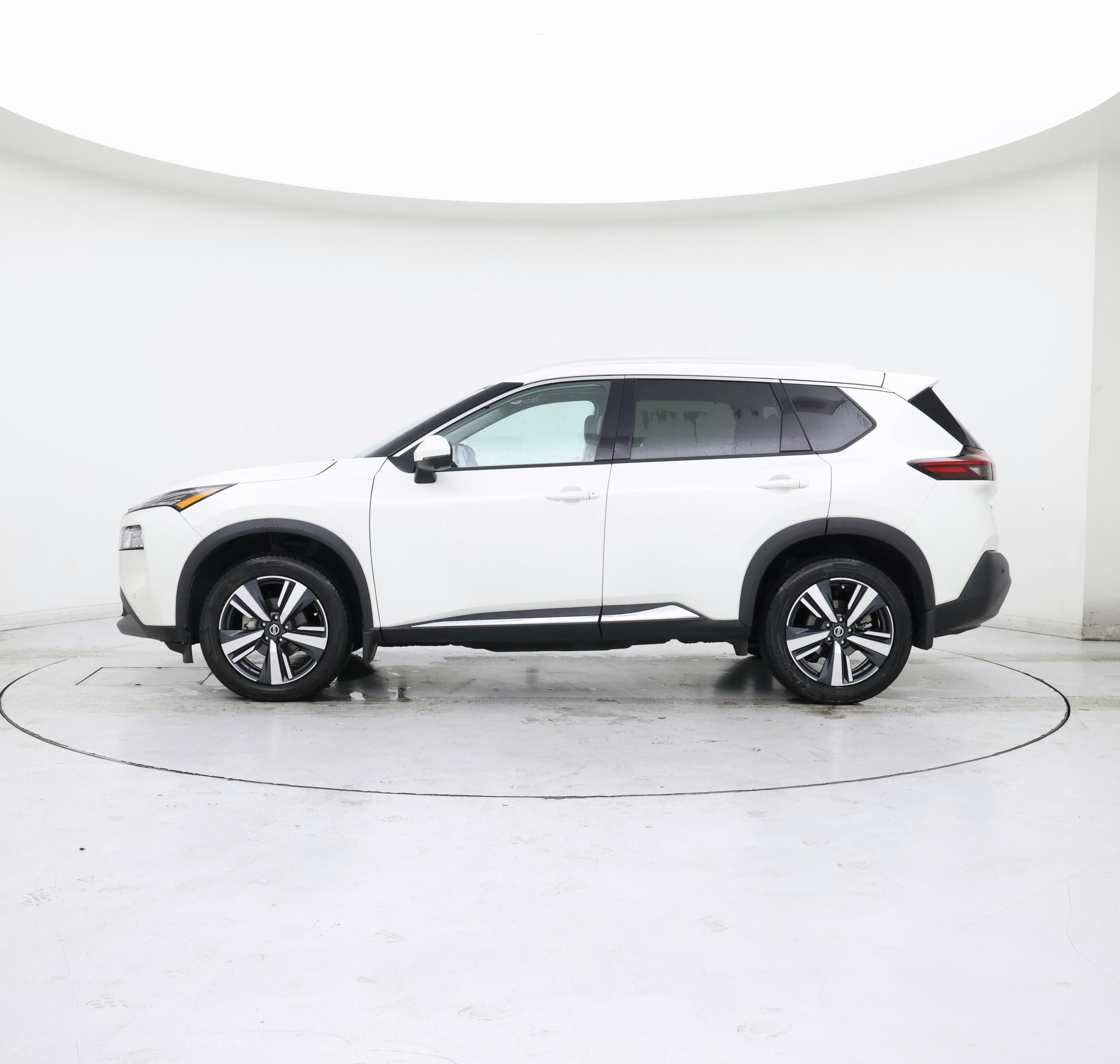 Thumbnail: 2021 Nissan Rogue - 3