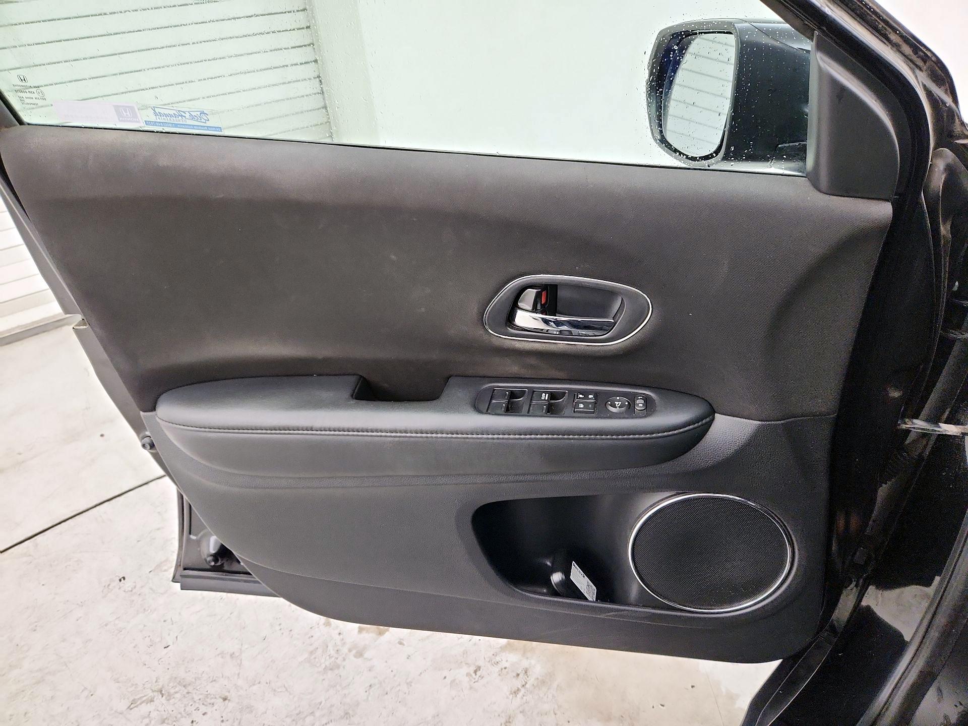 Thumbnail: 2018 Honda HR-V - 12