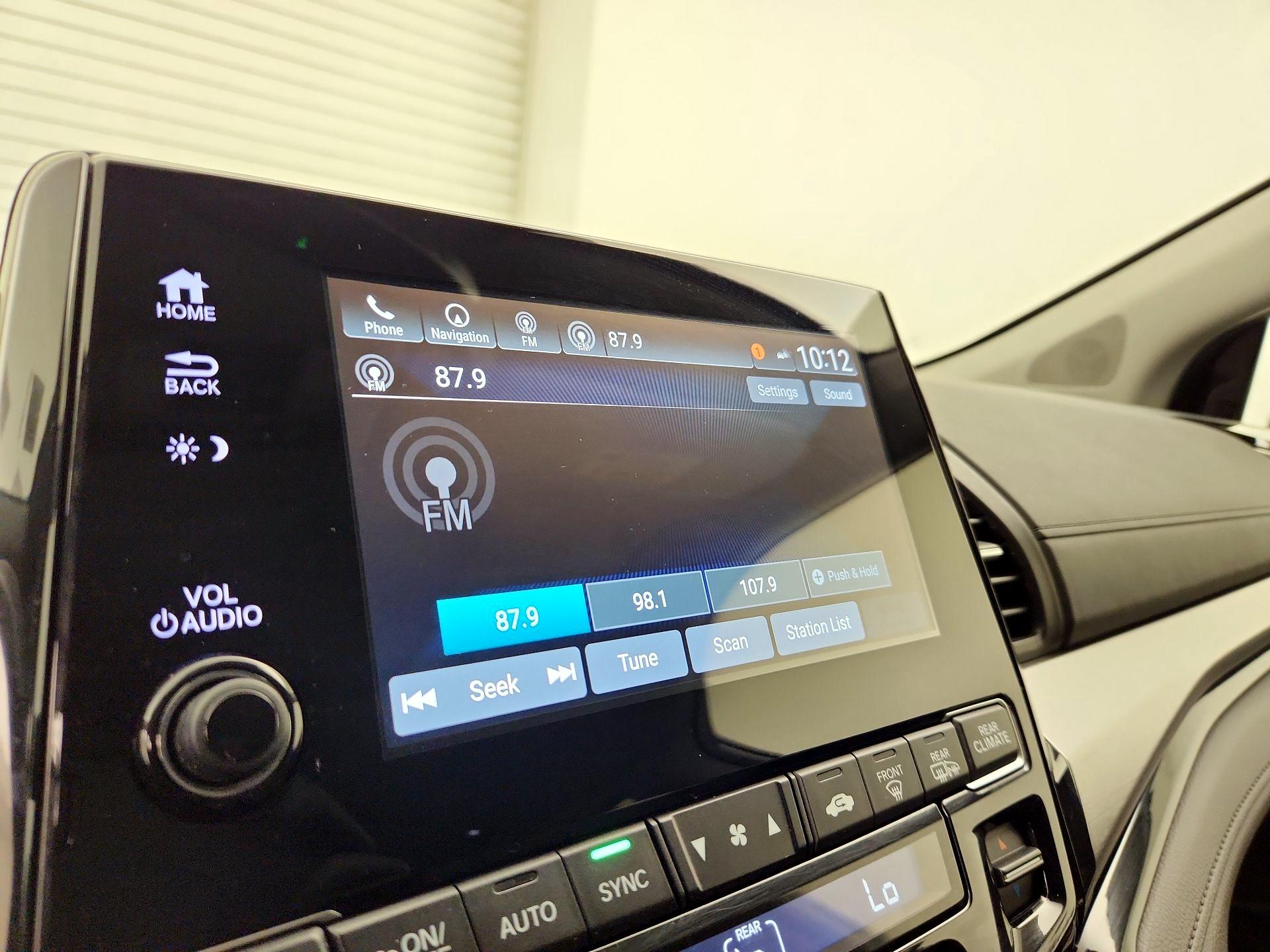 Thumbnail: 2018 Honda Odyssey - 16