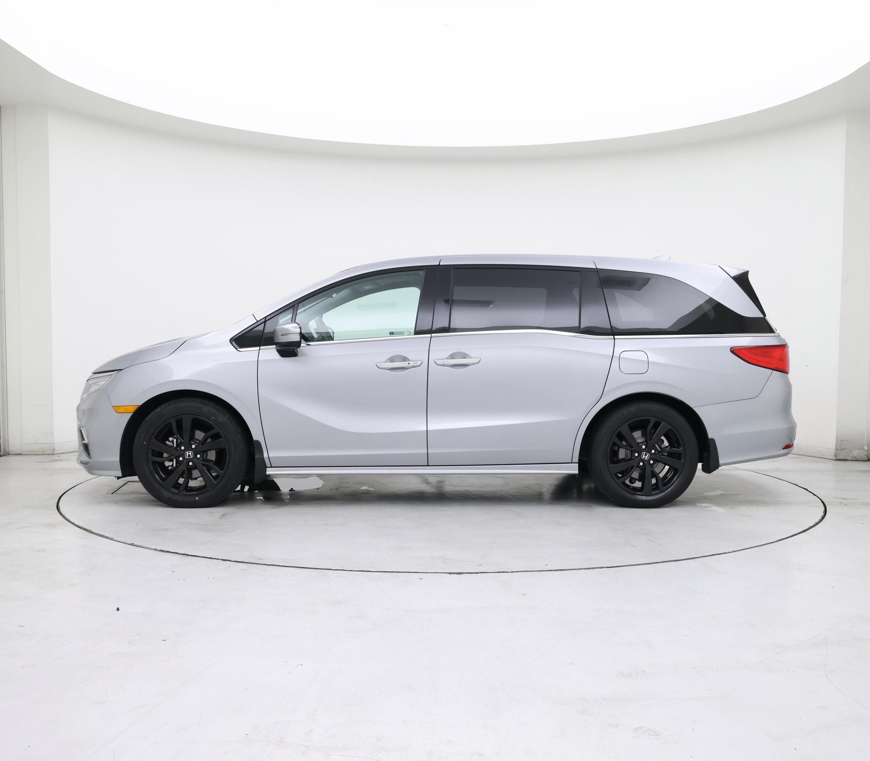 Thumbnail: 2018 Honda Odyssey - 3