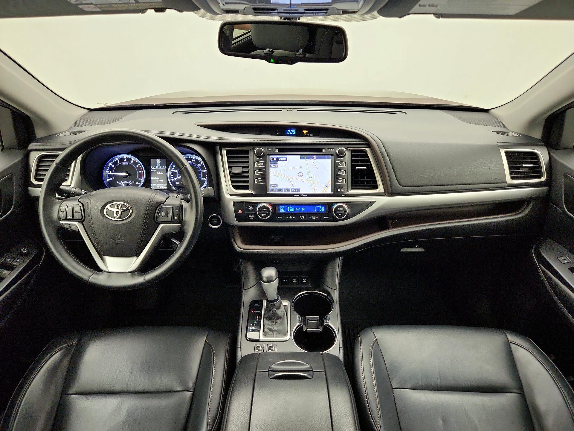 Thumbnail: 2015 Toyota Highlander - 9