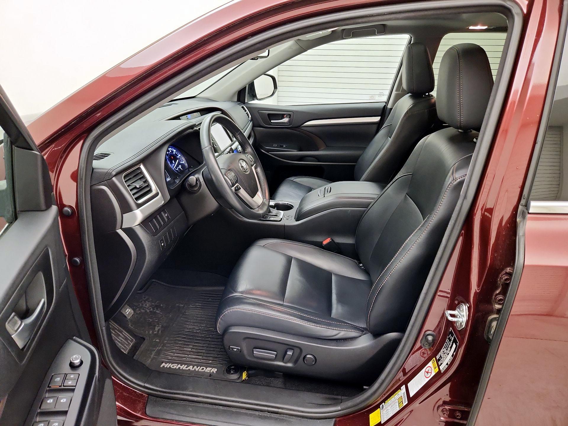 Thumbnail: 2015 Toyota Highlander - 11