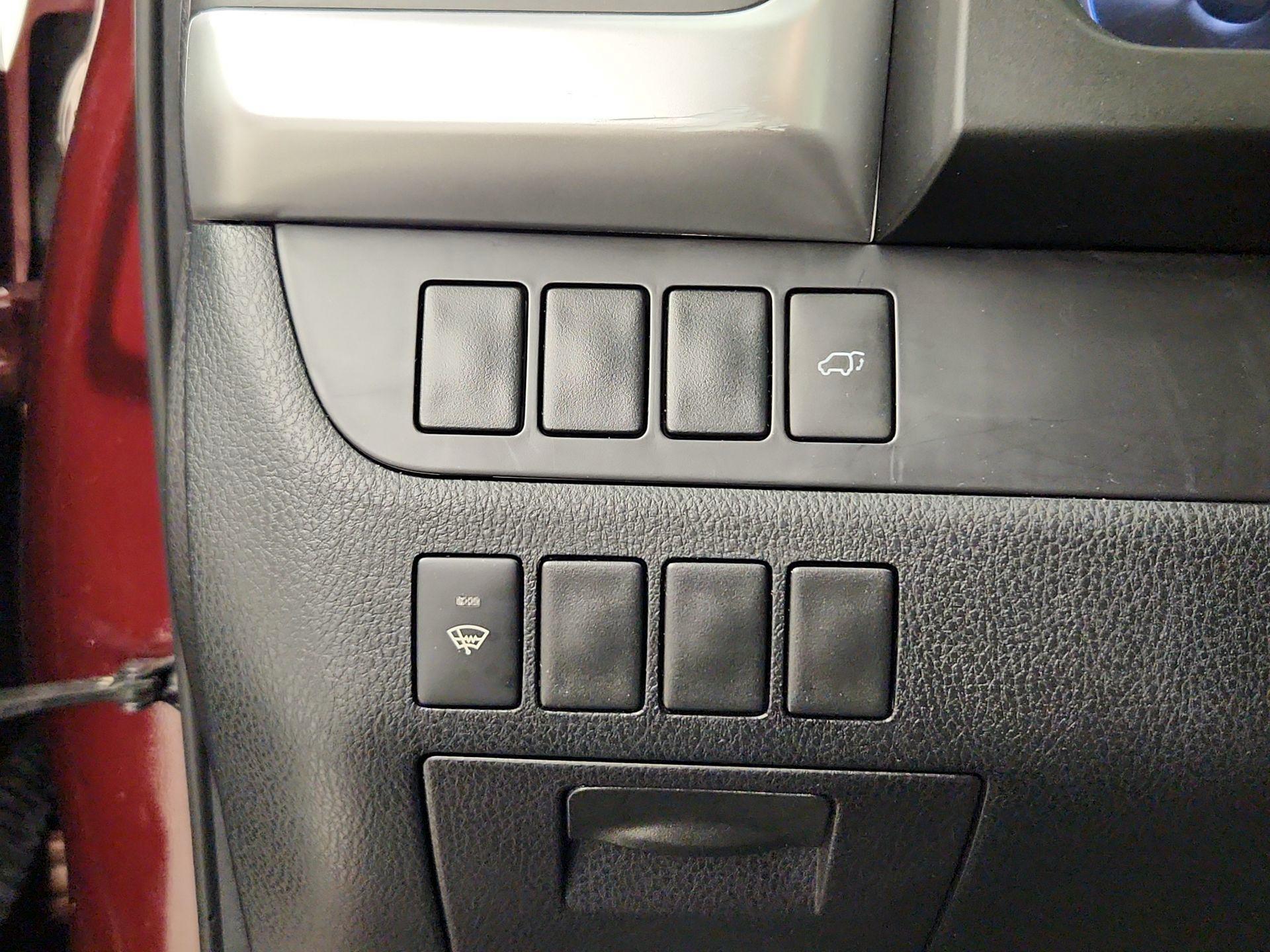 Thumbnail: 2015 Toyota Highlander - 13