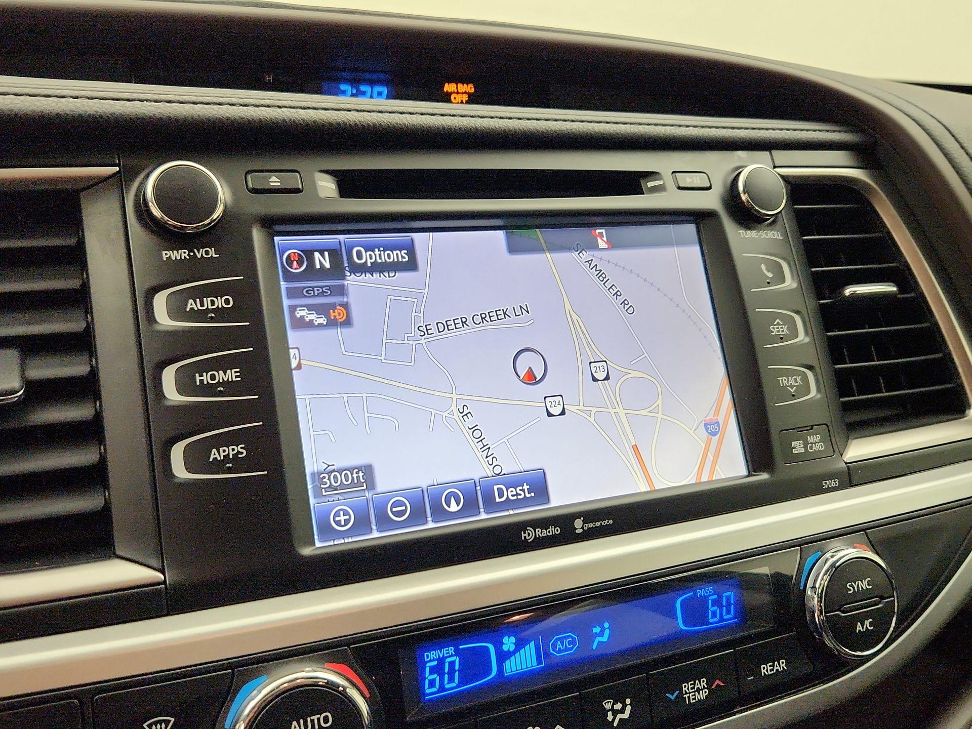 Thumbnail: 2015 Toyota Highlander - 14