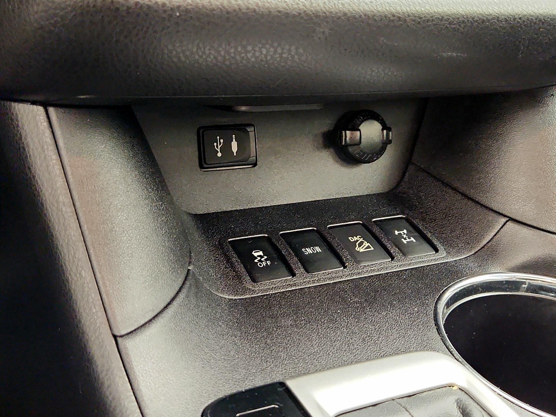 Thumbnail: 2015 Toyota Highlander - 19